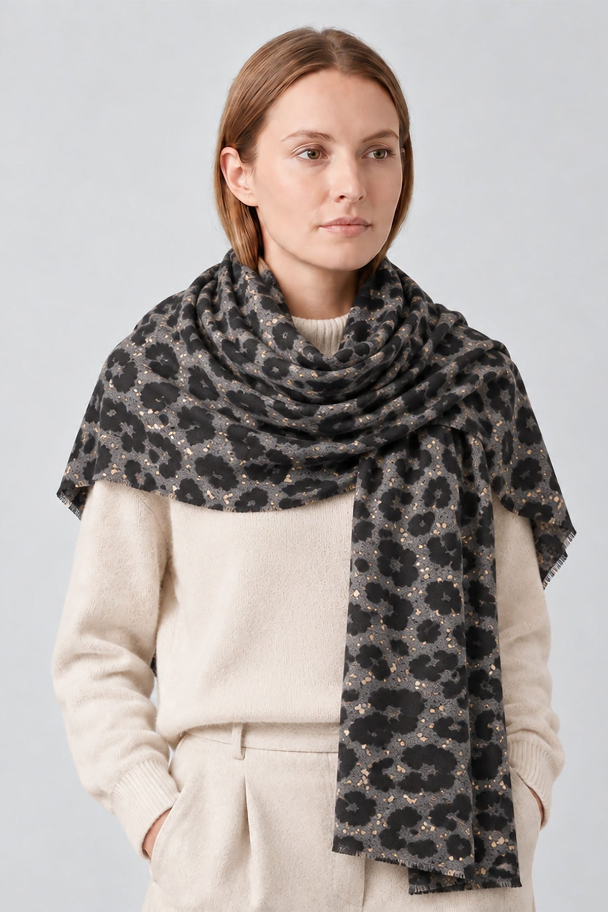 grey-leopard-lightweight-scarf