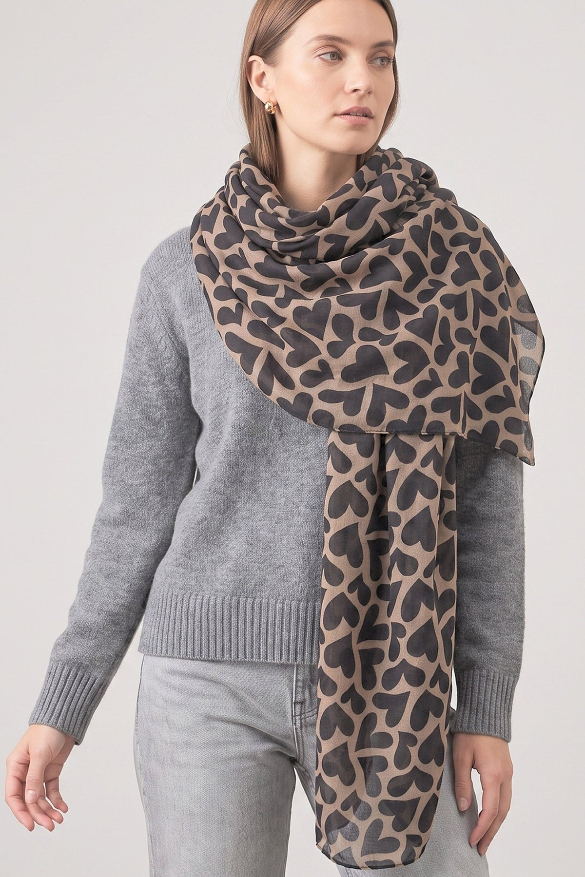 Heart-Print-Lightweight-Scarf-in-Grey