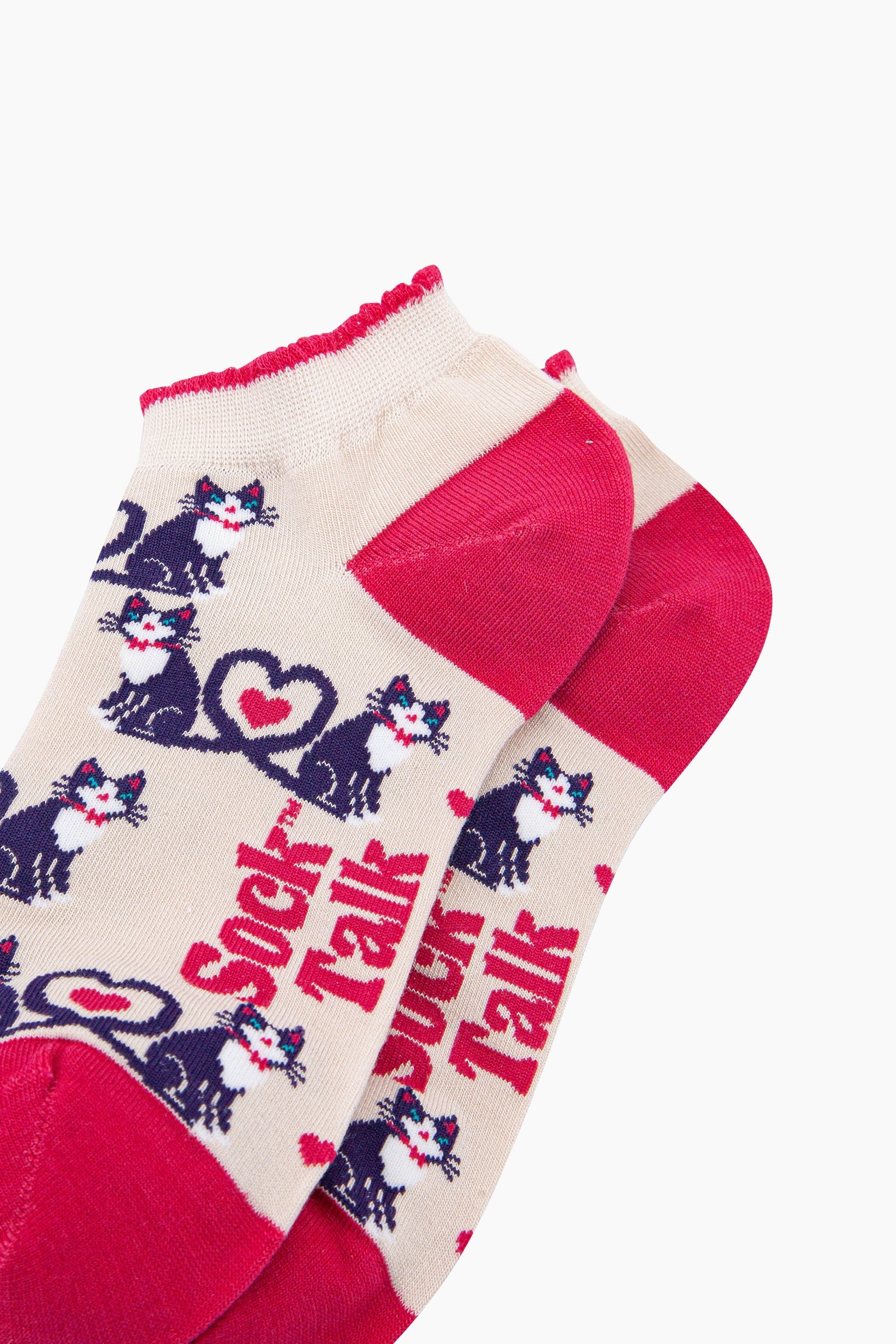 Cats-in-Love-Bamboo-Trainer-Socks-in-Cream-Close-Up