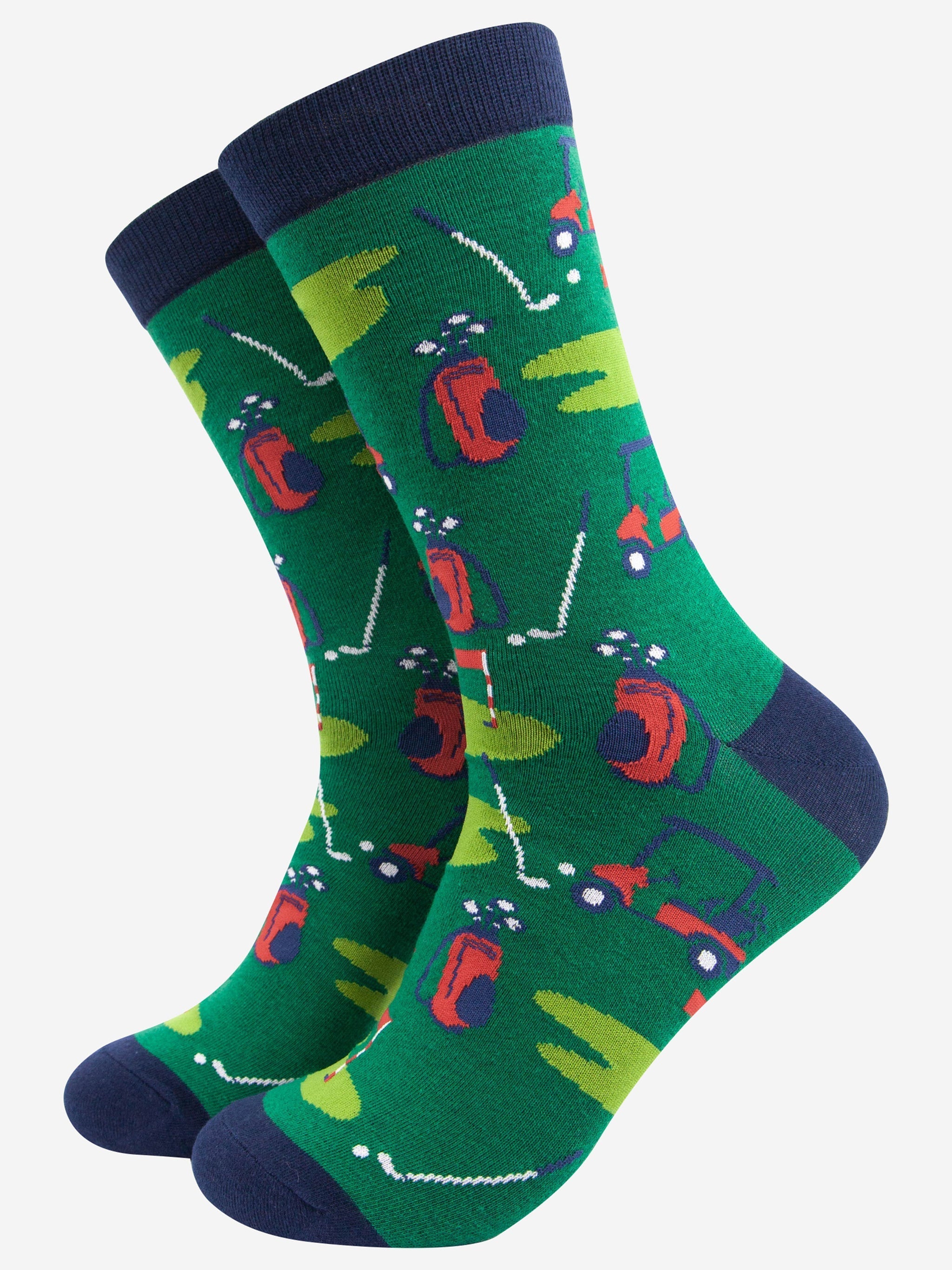 mens-bamboo-socks-gift-box-green-golfing-putting-scene