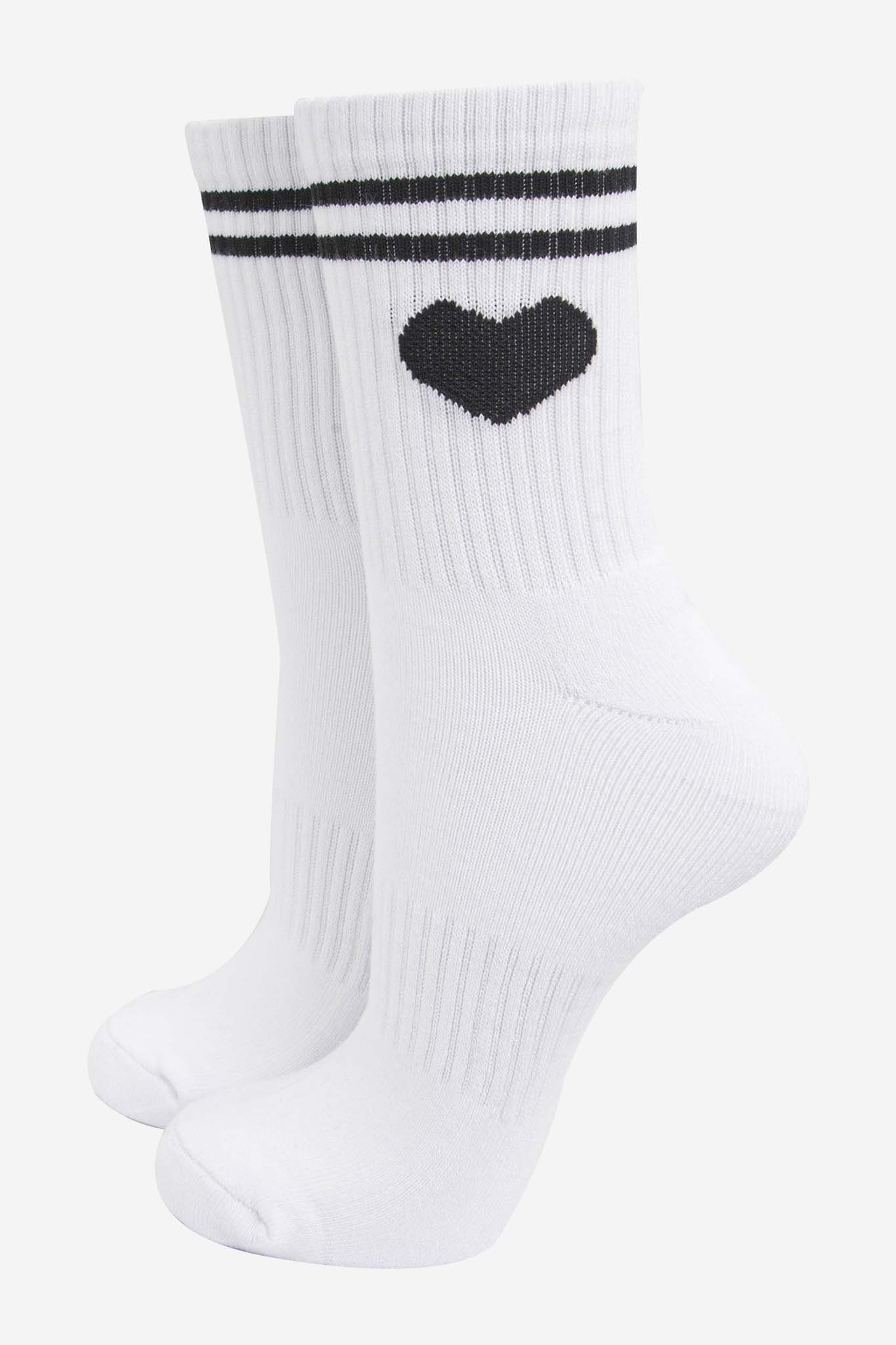 womens-sporty-socks-white-heart-black-stripes