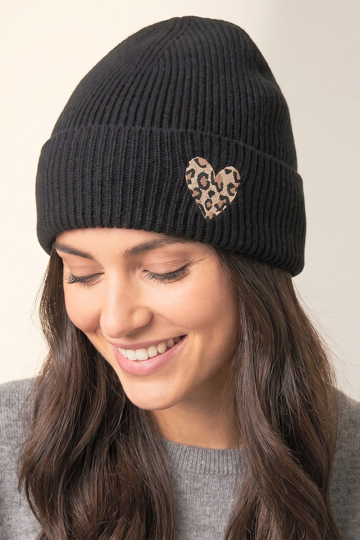 Leopard-Print-Beanie-Hat-in-Black