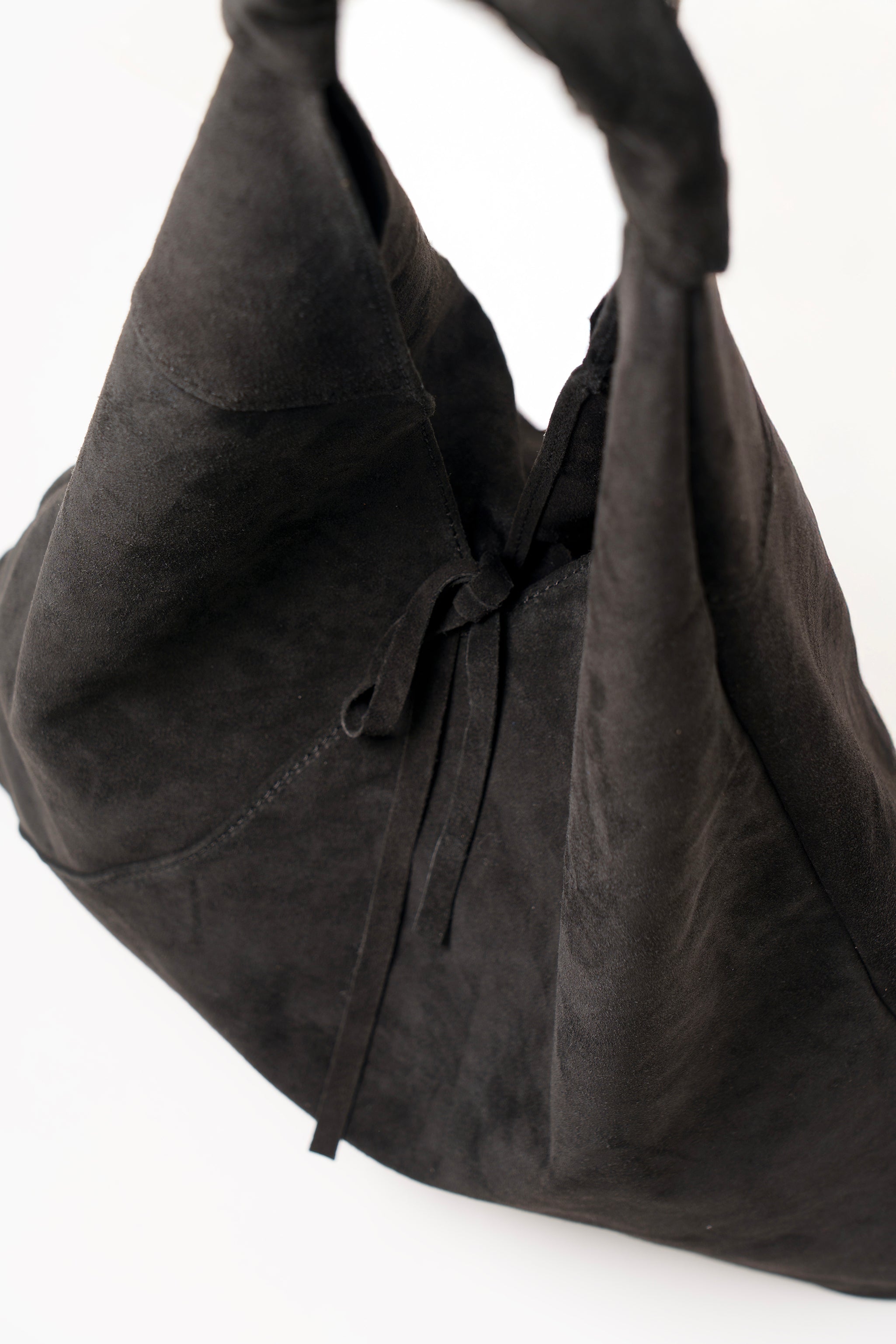 nell-black-italian-suede-leather-shoulder-bag-close-up-fabric