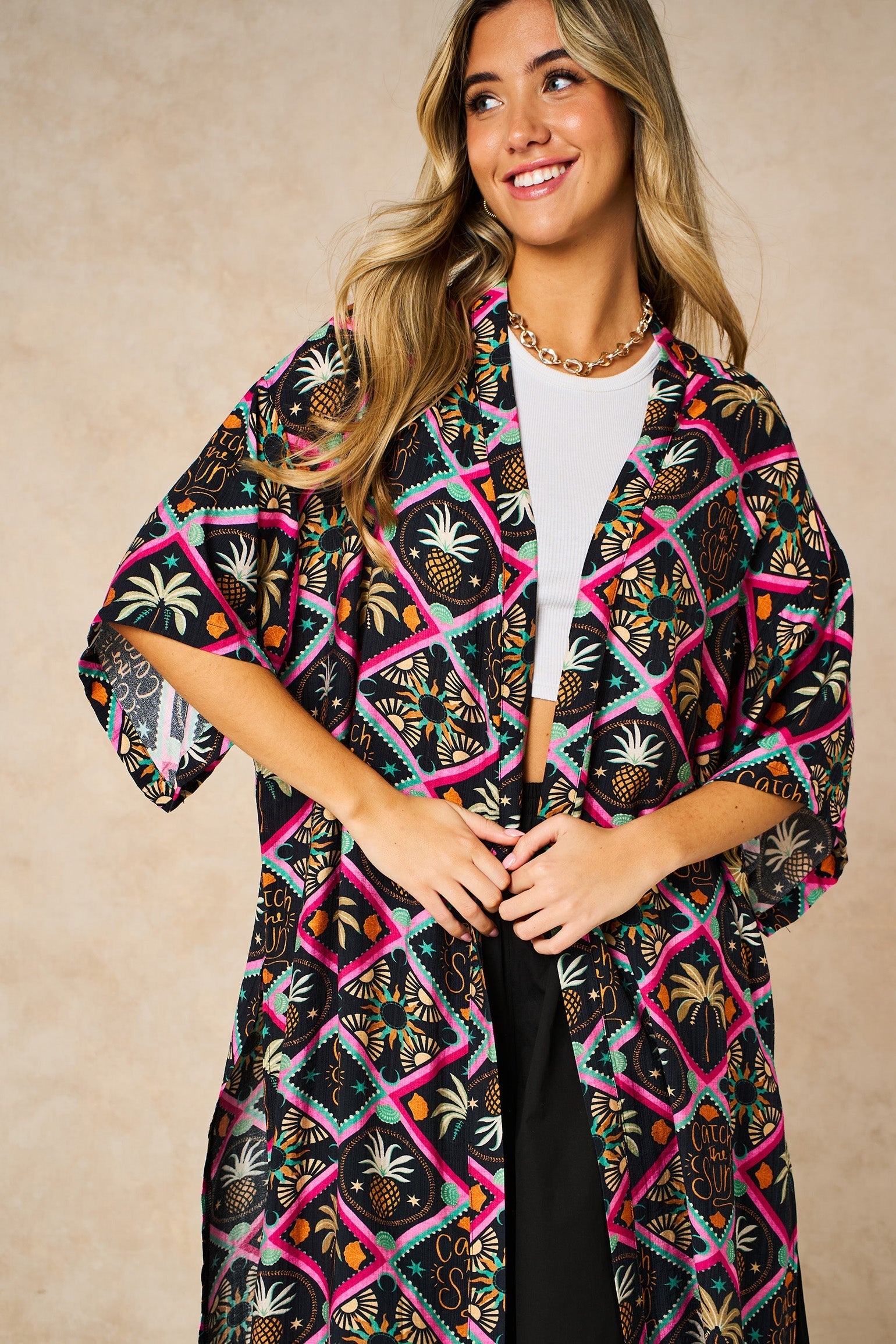 Pineapple-Print-Long-Kimono-in-Black-Closeup