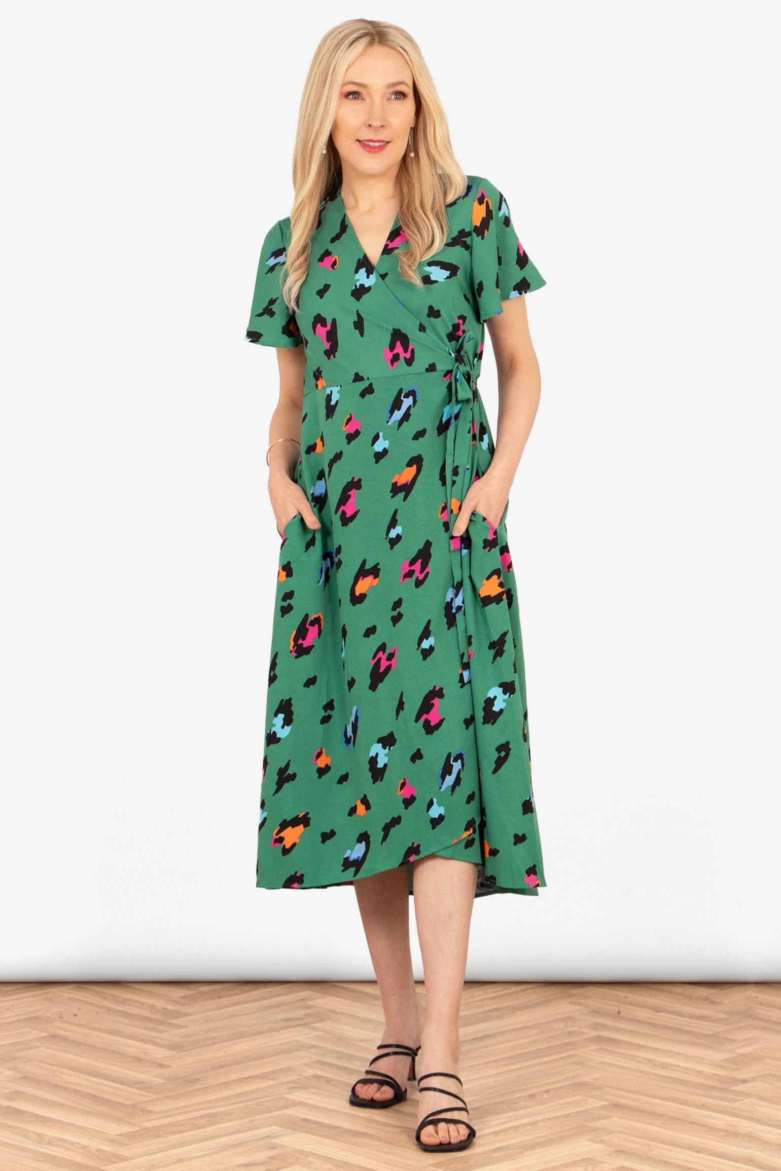 Sarta Green Leopard Print Midaxi Wrap Dress Short Sleeve V-Neck UK - Sarta UK Sarta Green Leopard Print Midaxi Wrap Dress Short Sleeve V-Neck UK - Sarta UK