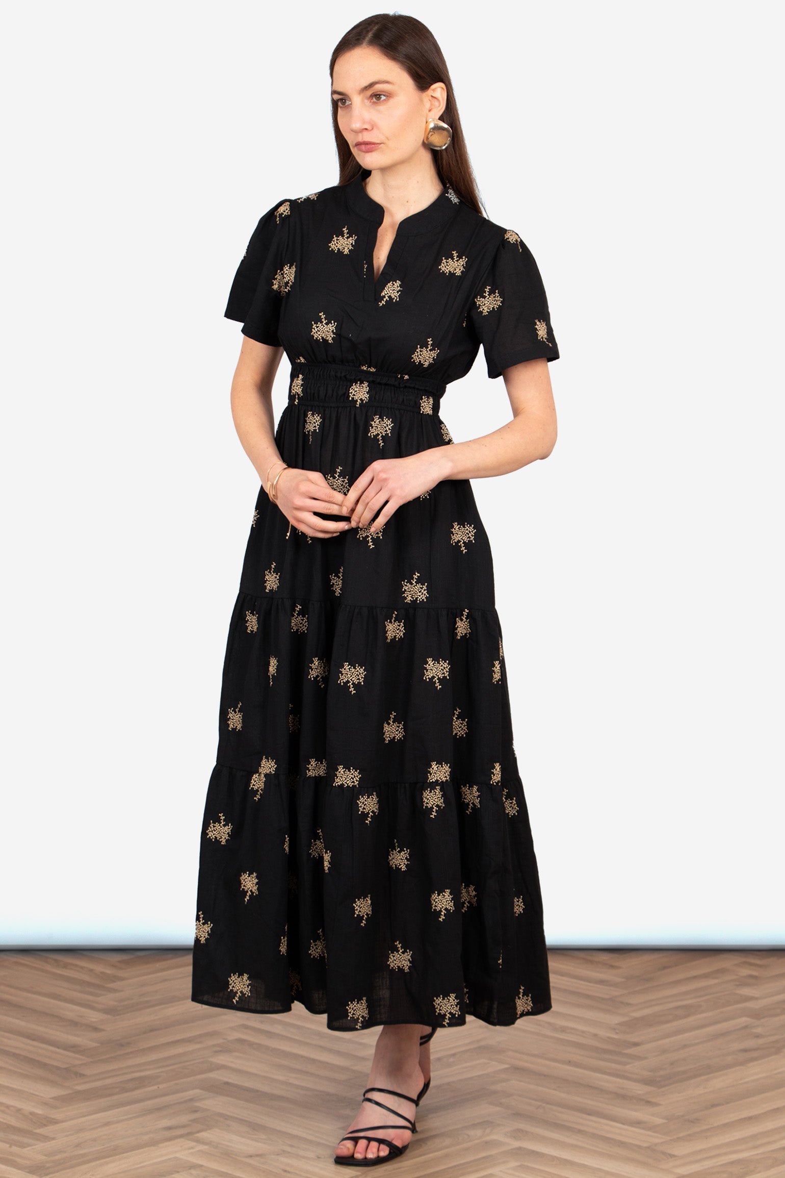 Sarta Embroidered Floral Cotton Maxi Dress Black Tiered Short Sleeve Medium (UK 12-14) Sarta Embroidered Floral Cotton Maxi Dress Black Tiered Short Sleeve Medium (UK 12-14)