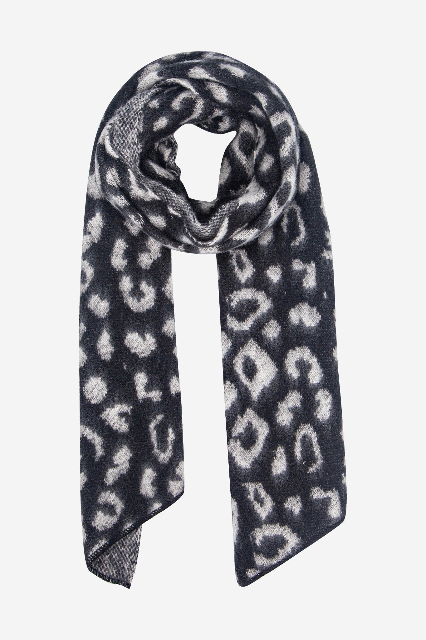 nico-black-white-leopard-heavyweight-scarf-animal-print
