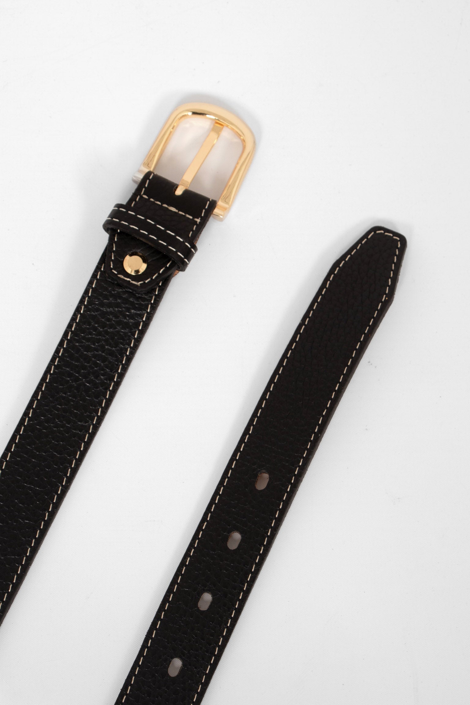 cooper-italian-leather-3cm-belt-navy-blue-pebbled-close-up-buckle