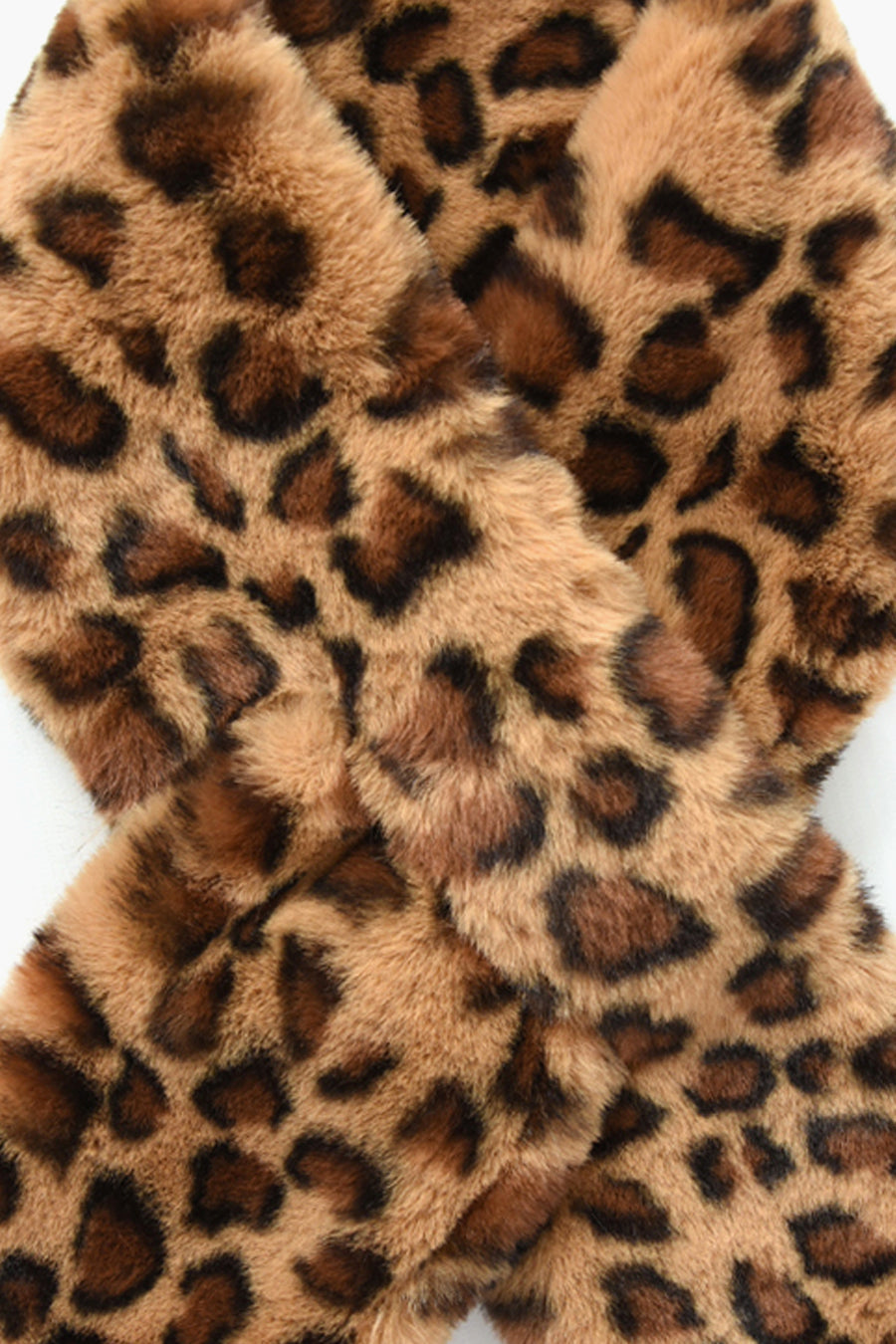 maple-brown-leopard-print-faux-fur-tippet-close-up