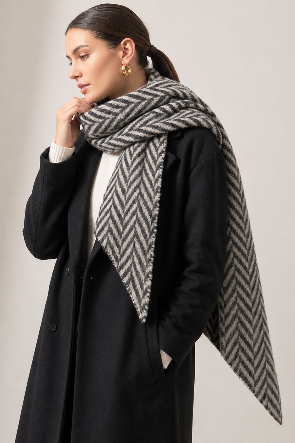 jay-black-white-asymmetric-chevron-heavyweight-scarf-striped