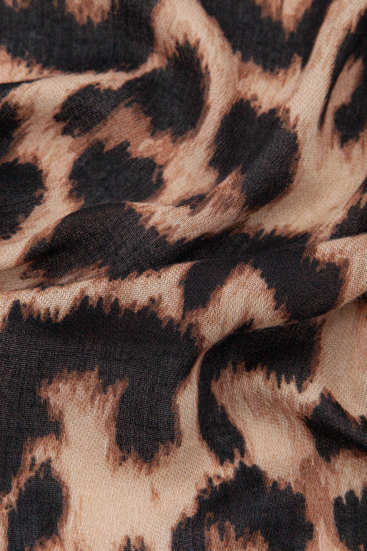 Large-Leopard-Print-Lightweight-Scarf-in-Beige
