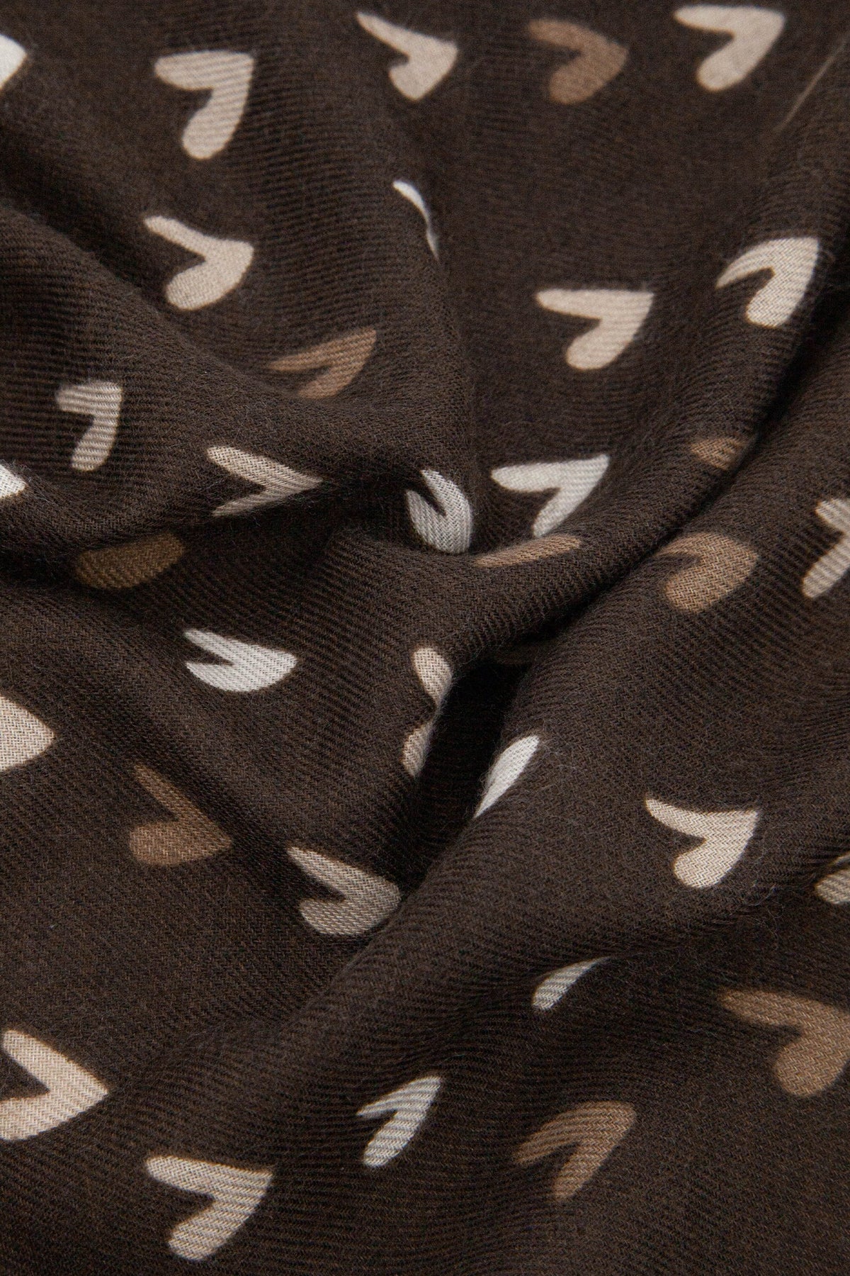 Small-Sketch-Heart-Print-Lightweight-Scarf-in-Brown