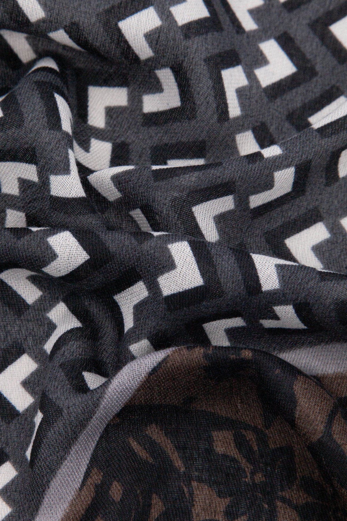 Floral-Print-Lightweight-Scarf-in-Grey