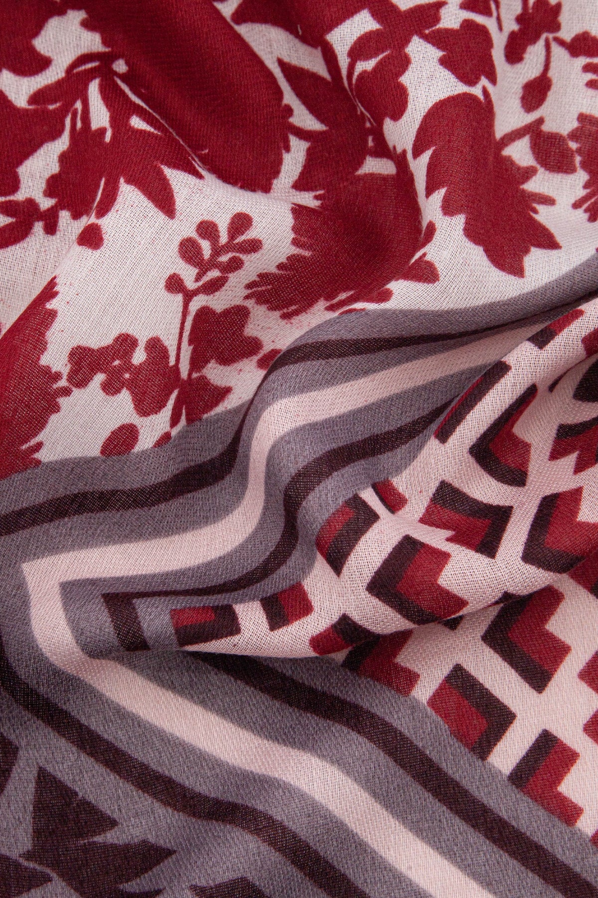 Floral-Print-Lightweight-Scarf-in-Red
