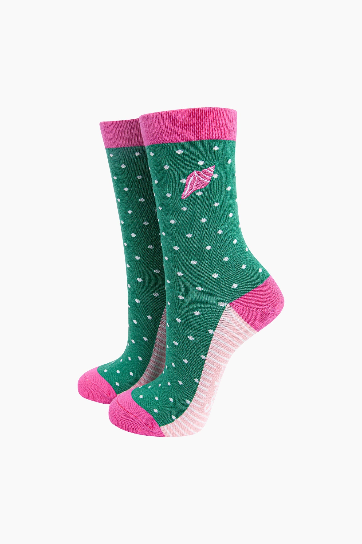 Embroidered-Conch-Shell-Combed-Cotton-Socks-in-Green-Pink-Mannequin