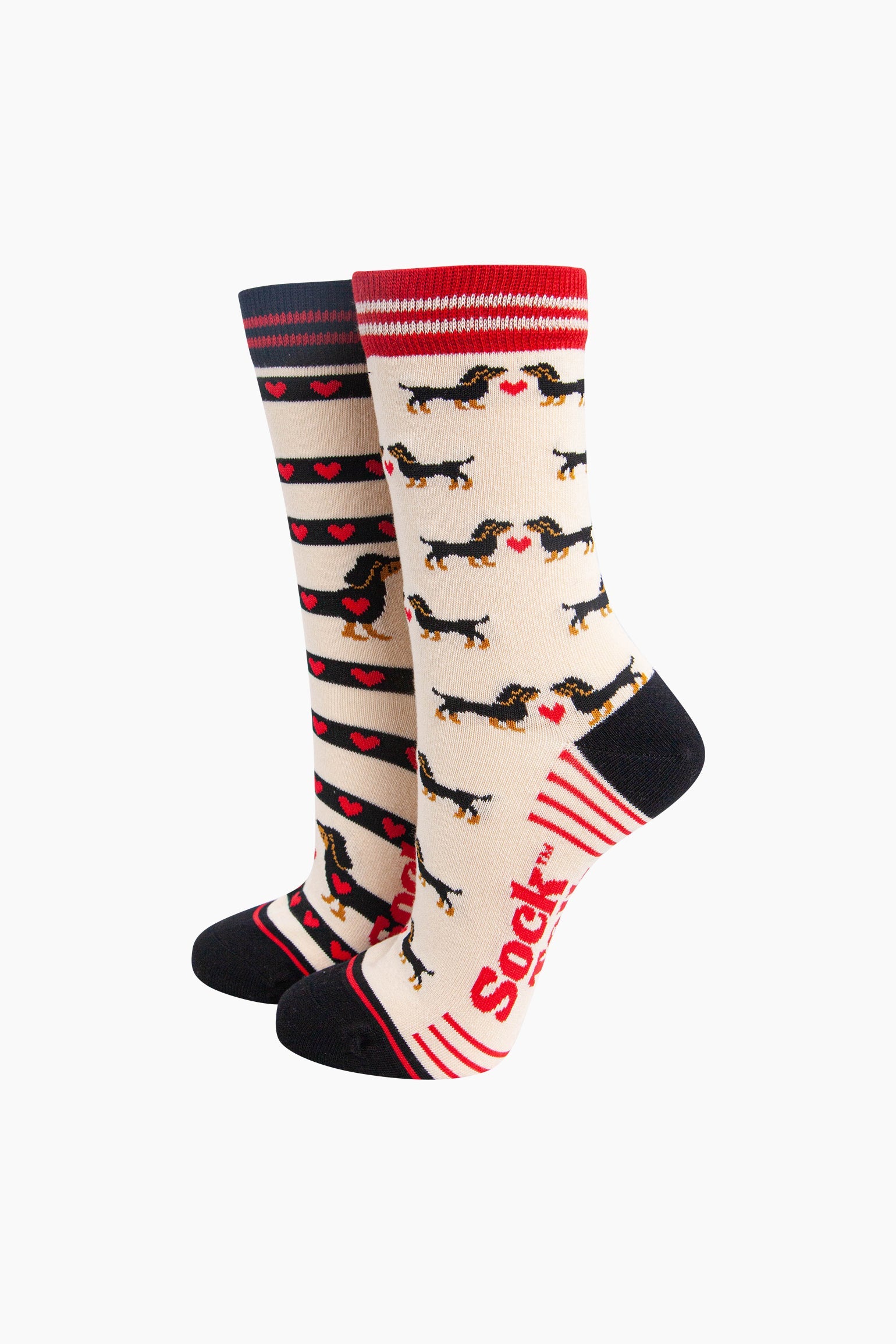 Sausage-Dogs-Hearts-Combed-Cotton-Odd-Socks-in-Cream-Mannequin