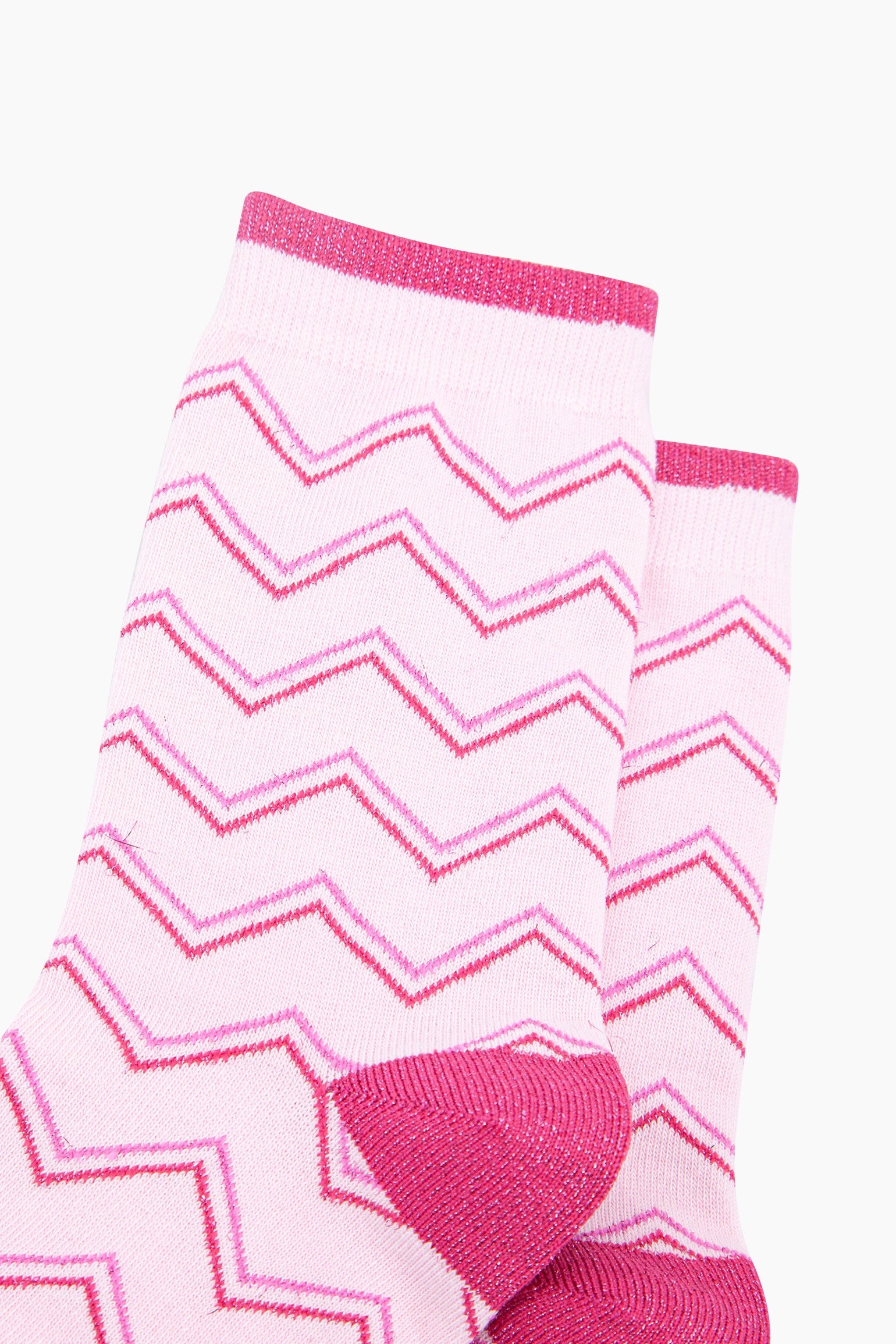 Zig-Zag-Combed-Cotton-Glitter-Socks-in-Pink-Closeup