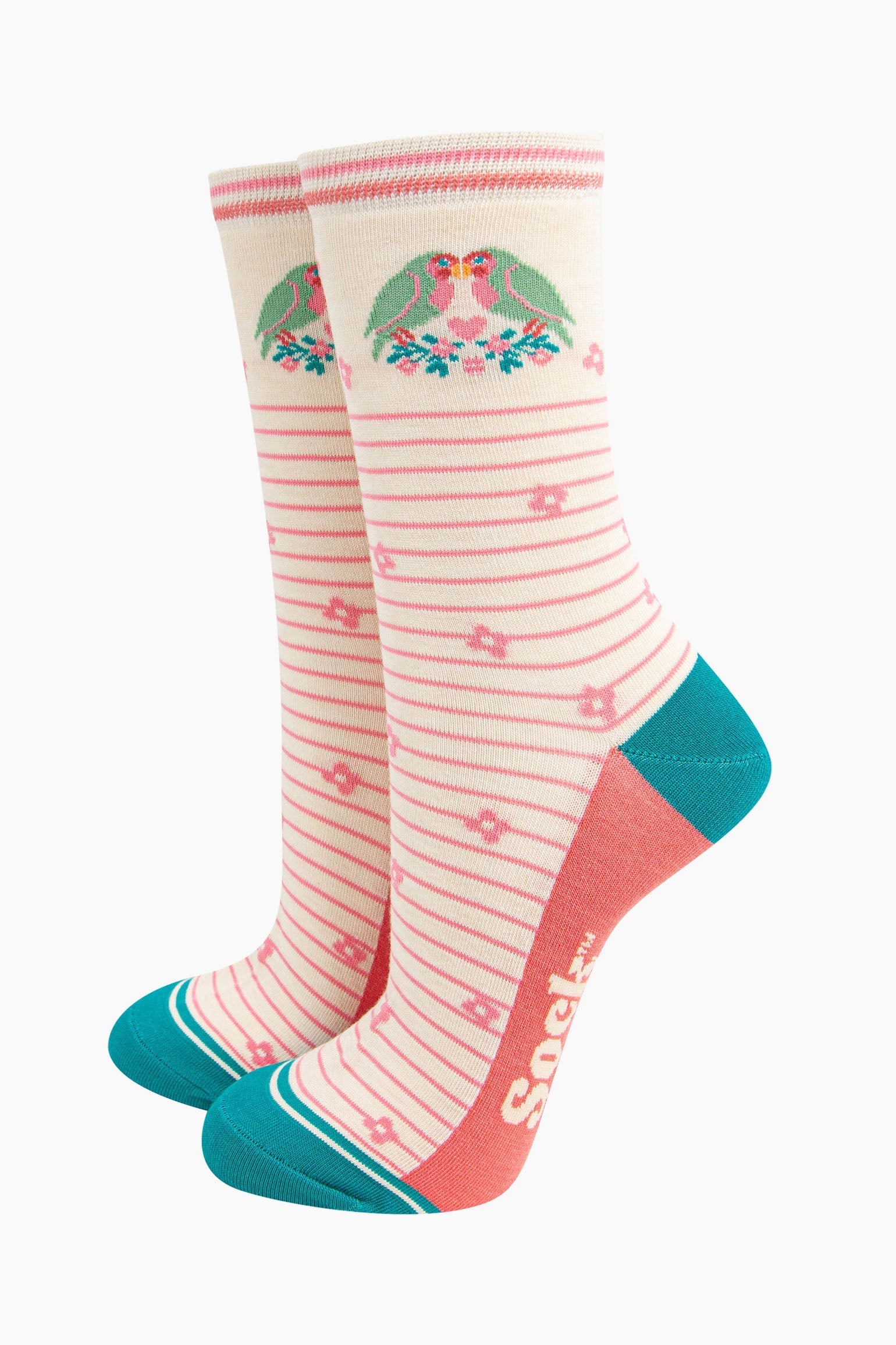 womens-socks-gift-box-cream-love-birds-stripes