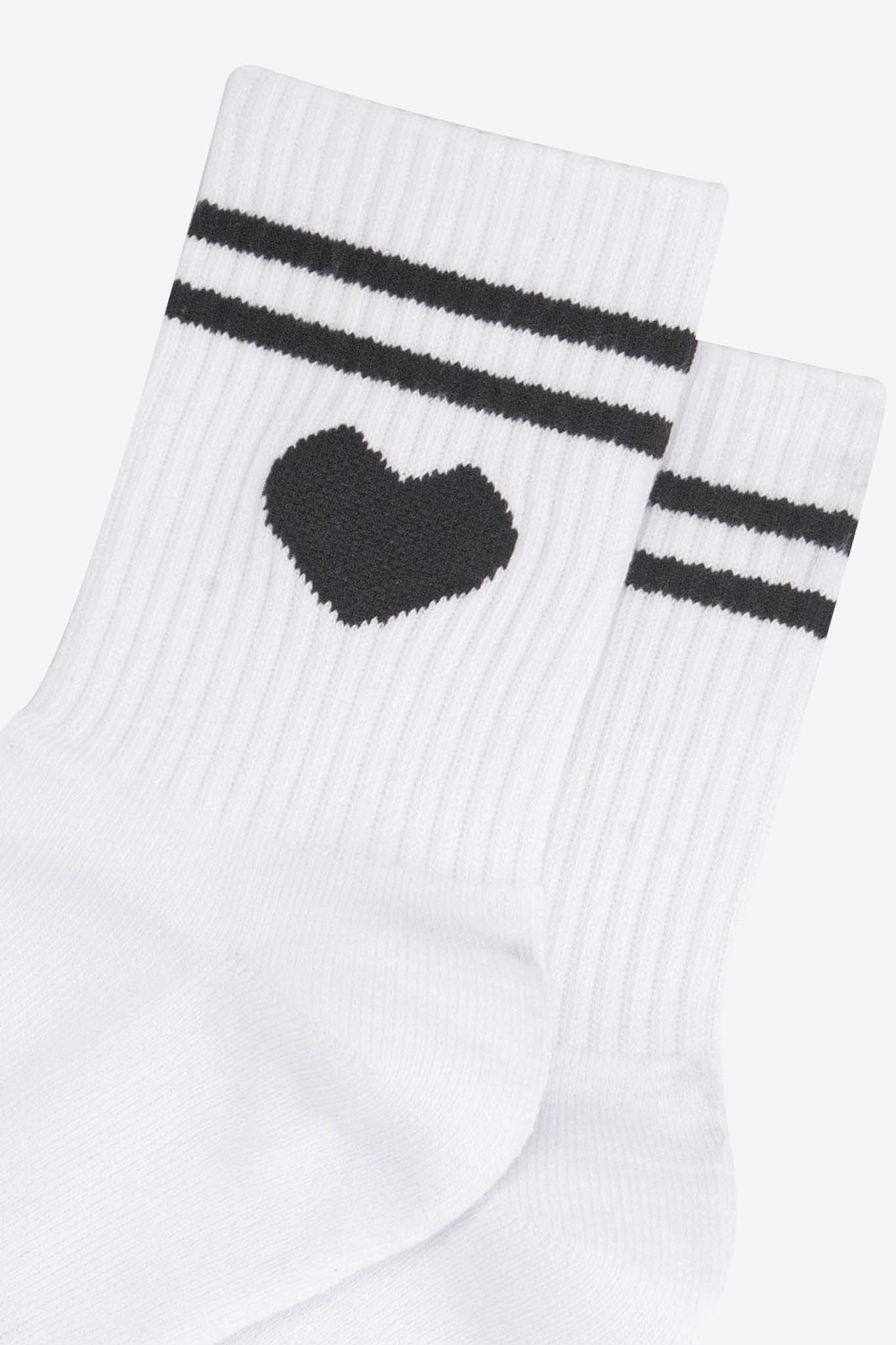 womens-sporty-socks-white-heart-close-up-ribbed-cotton