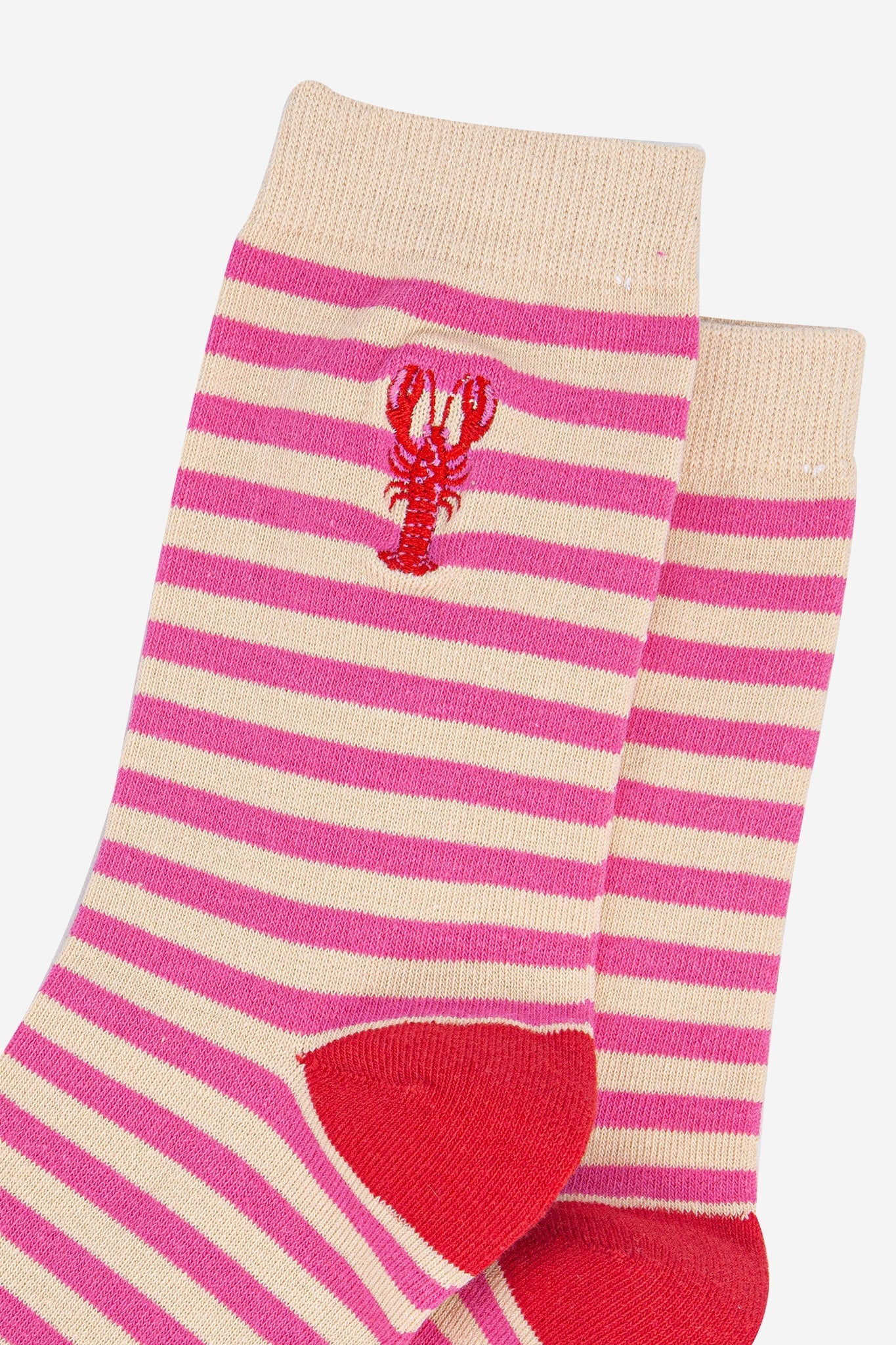 womens-embroidered-ankle-socks-red-lobster-stripe-close-up