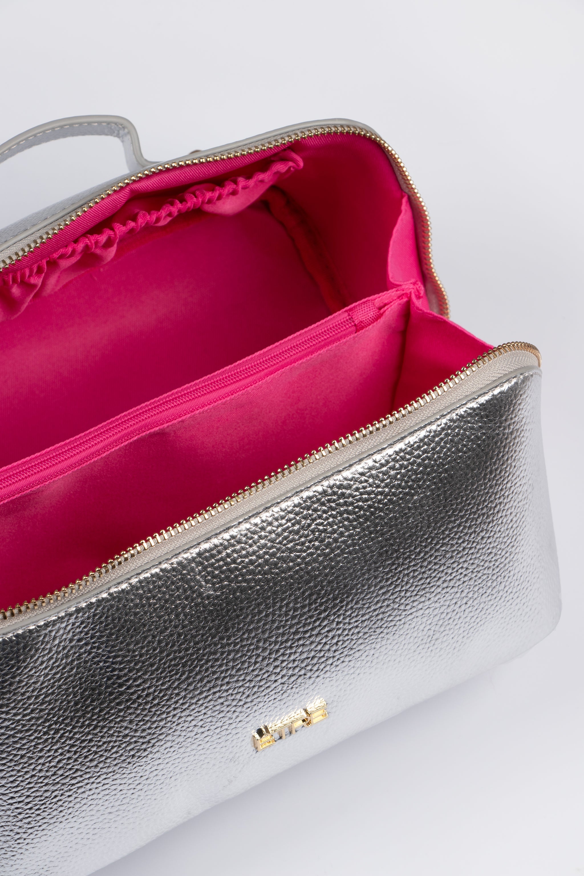 Mila Vanity Case - Silver, Metallic Faux Leather