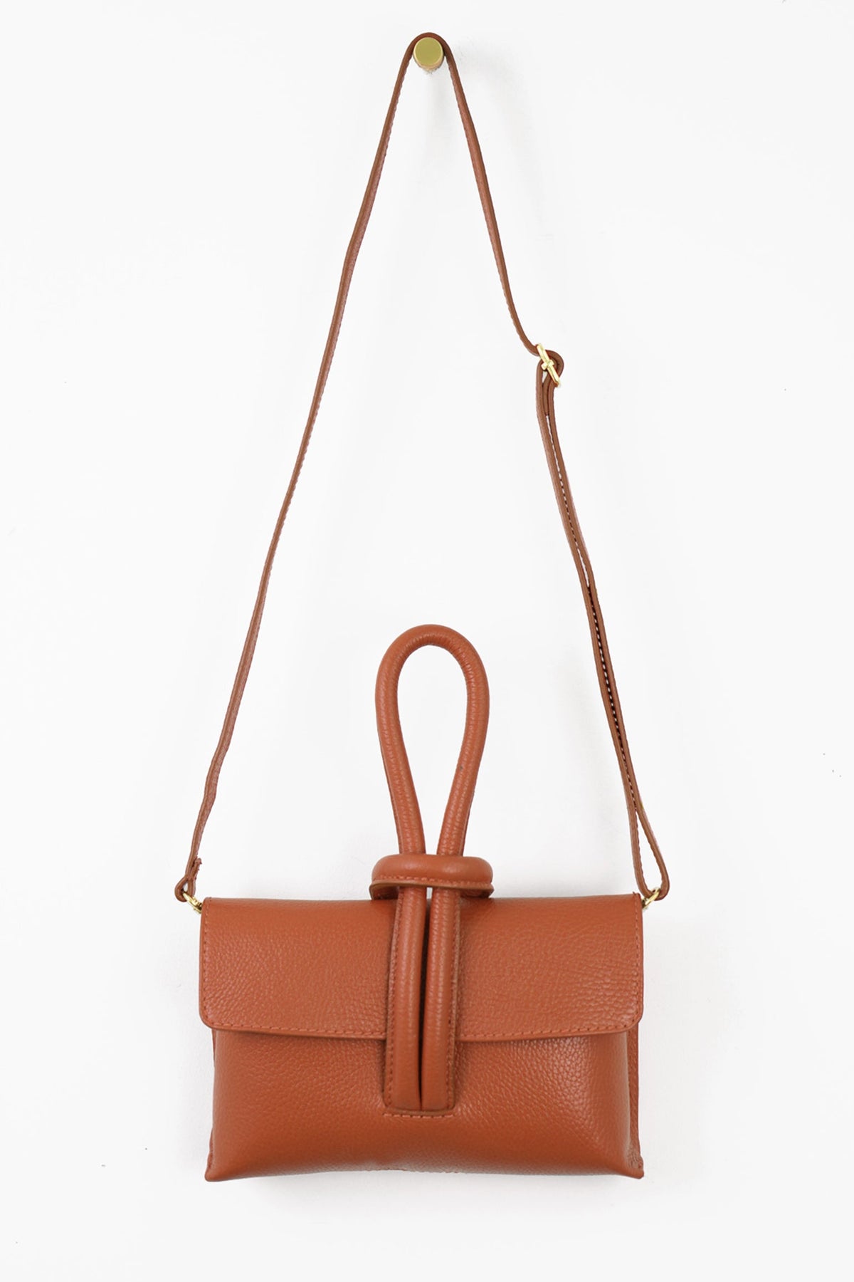 trixie-clutch-bag-tan-italian-pebble-grain-leather-shoulder-strap