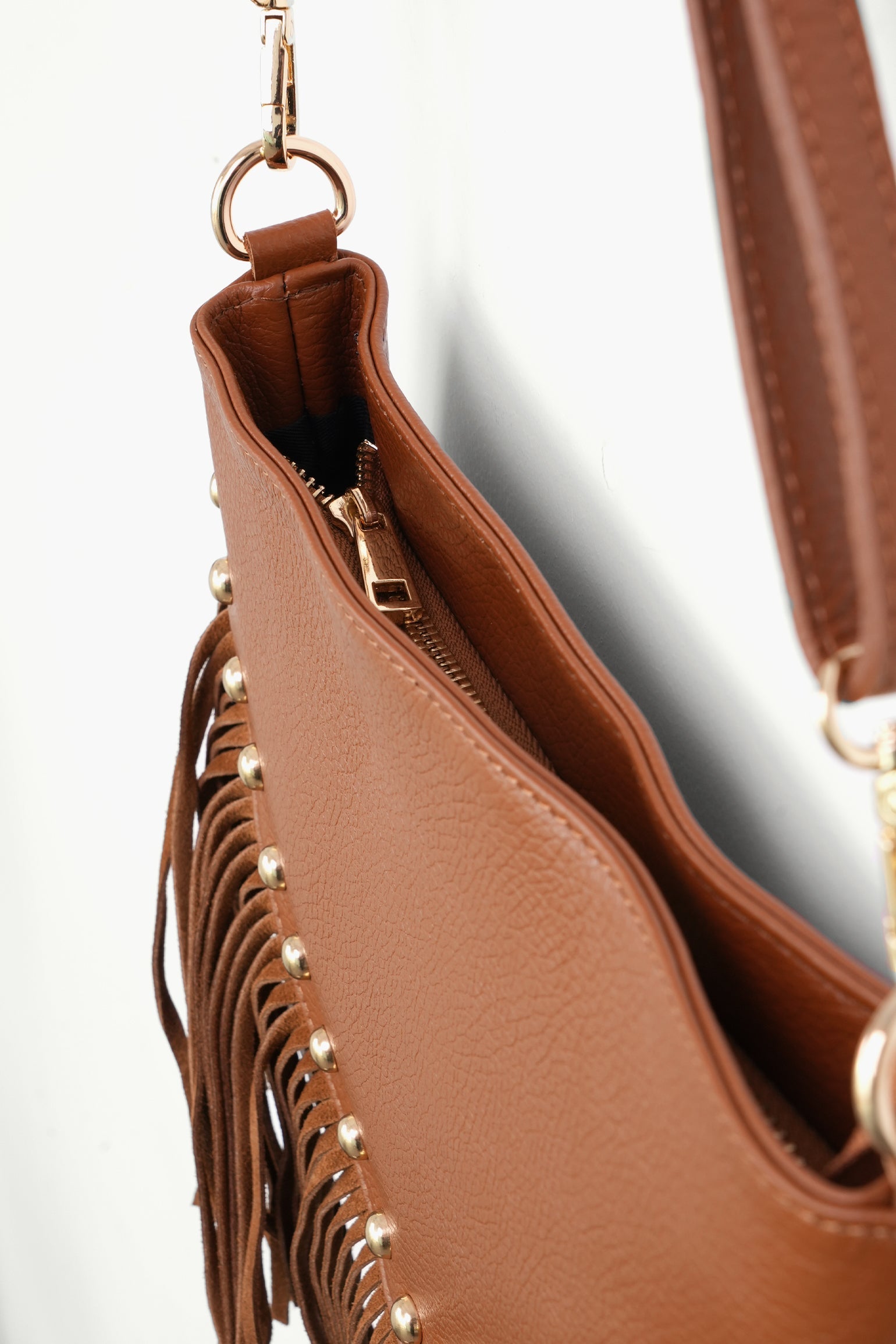 Suede-Fringed-Crossbody-Bag-Italian-Leather-in-Tan-Showing-Zip-Closure