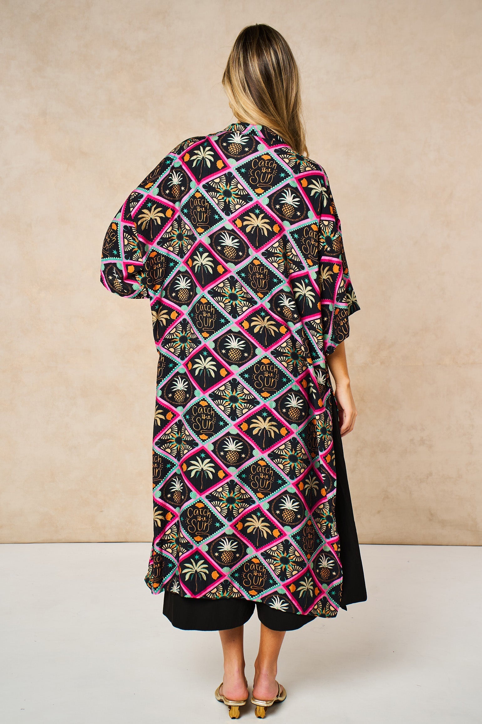 Pineapple-Print-Long-Kimono-in-Black-Back