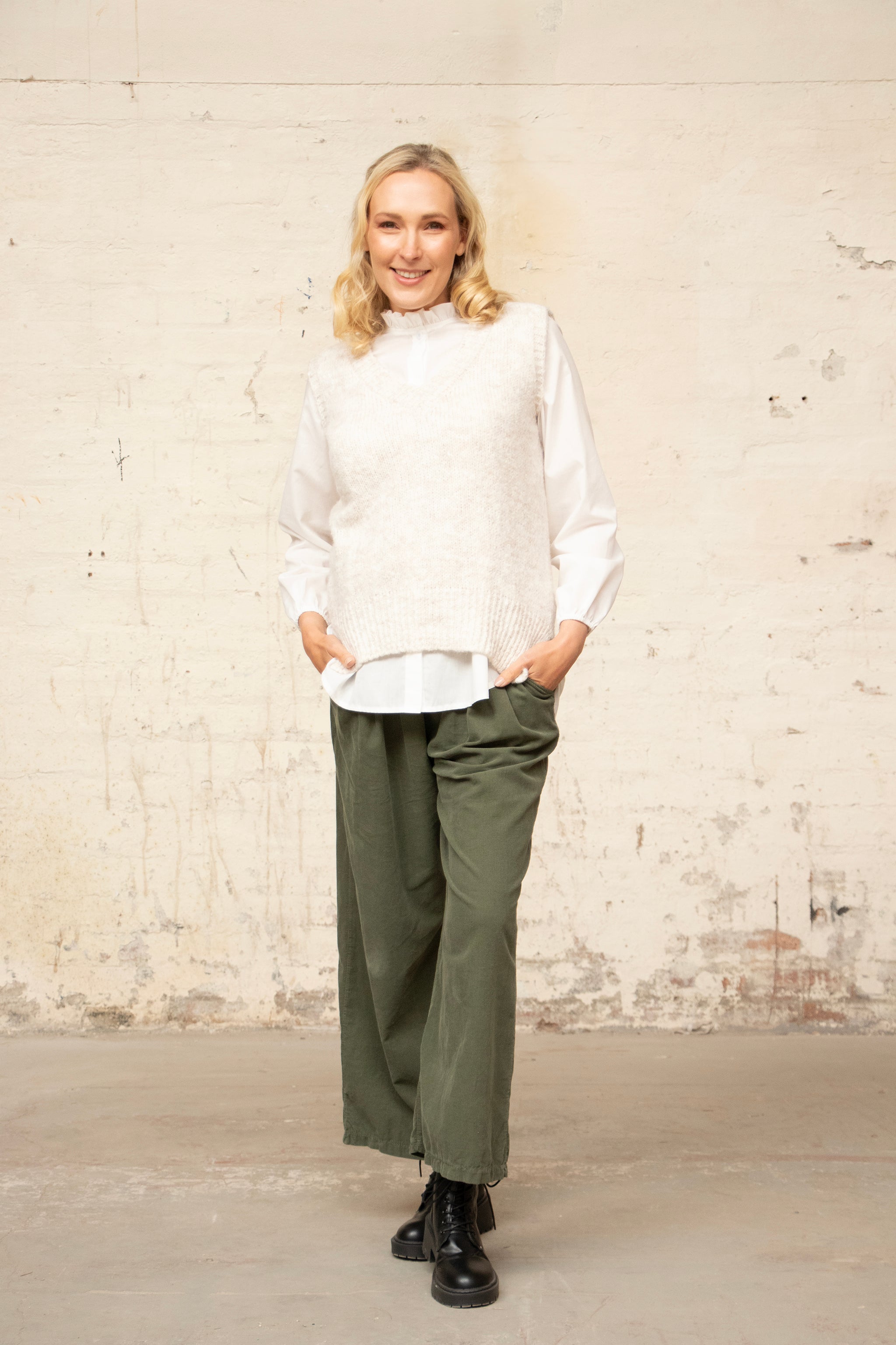 Della Wide Leg Cropped Trousers - Khaki, Babycord