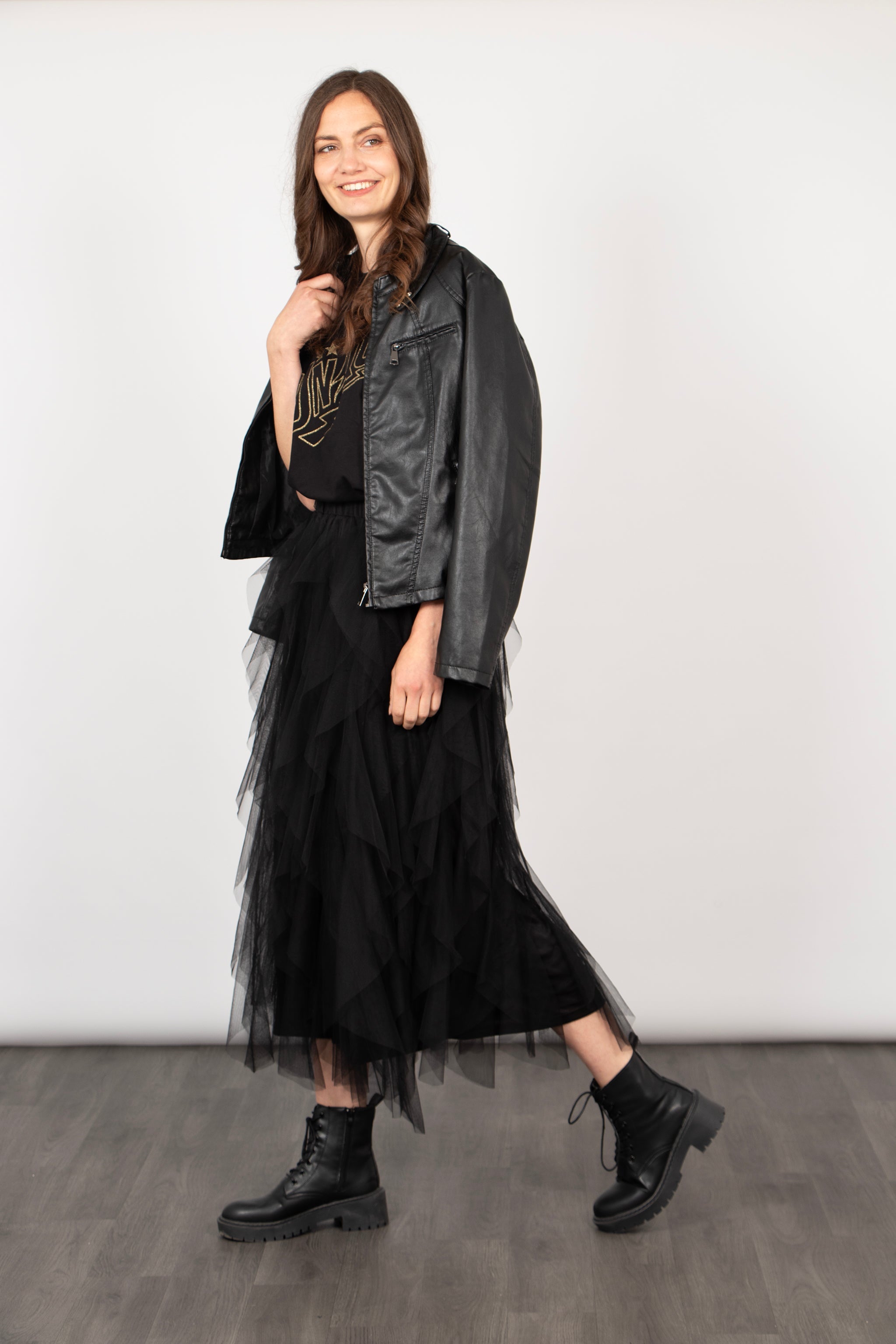 Layla-Black-Layered-Tulle-Maxi-Skirt-model