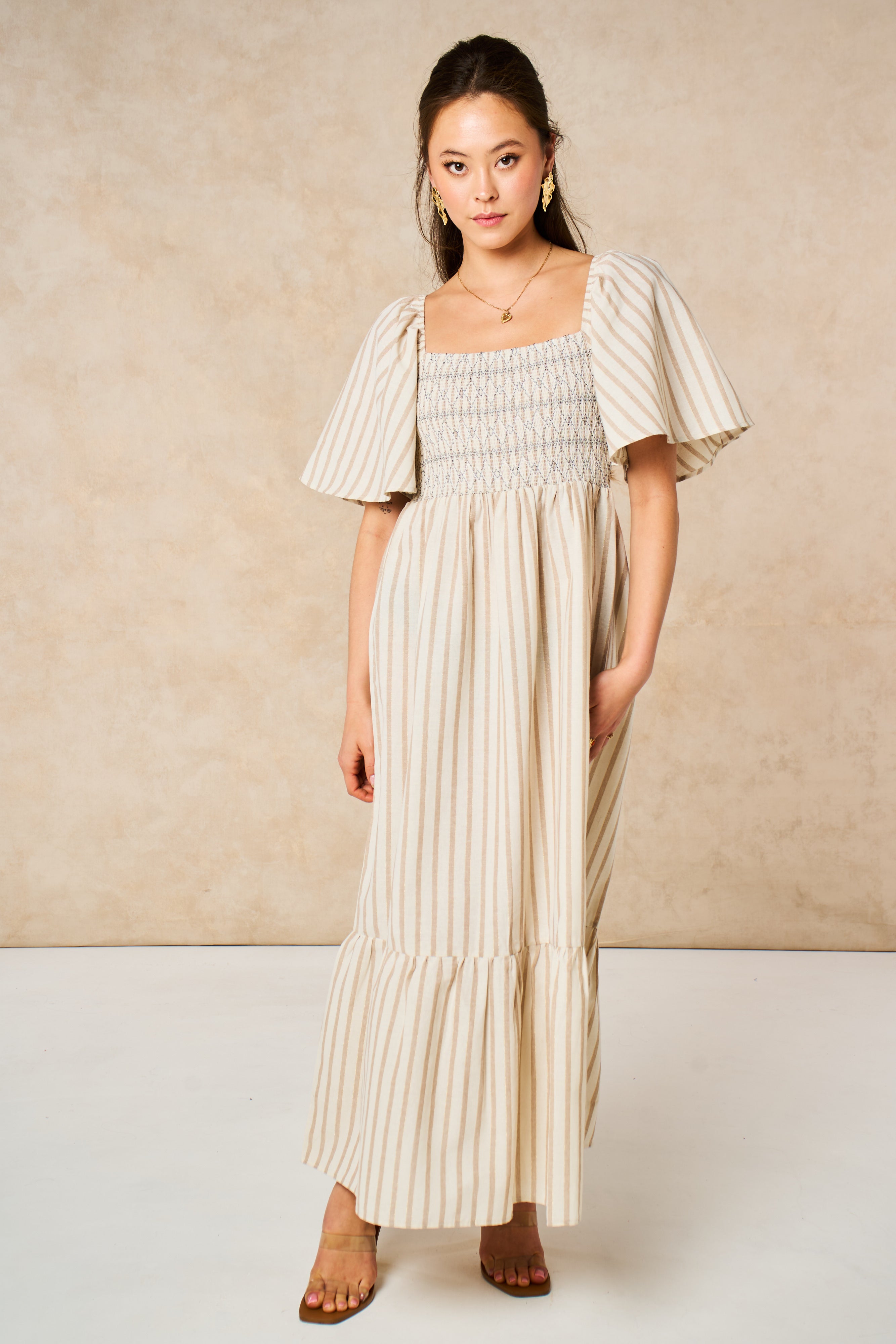 milkmaid maxi dress Plus Mixed Animal Crinkle Chiffon length silhouette creates a graceful boohoo Women's Floral Printed Mesh