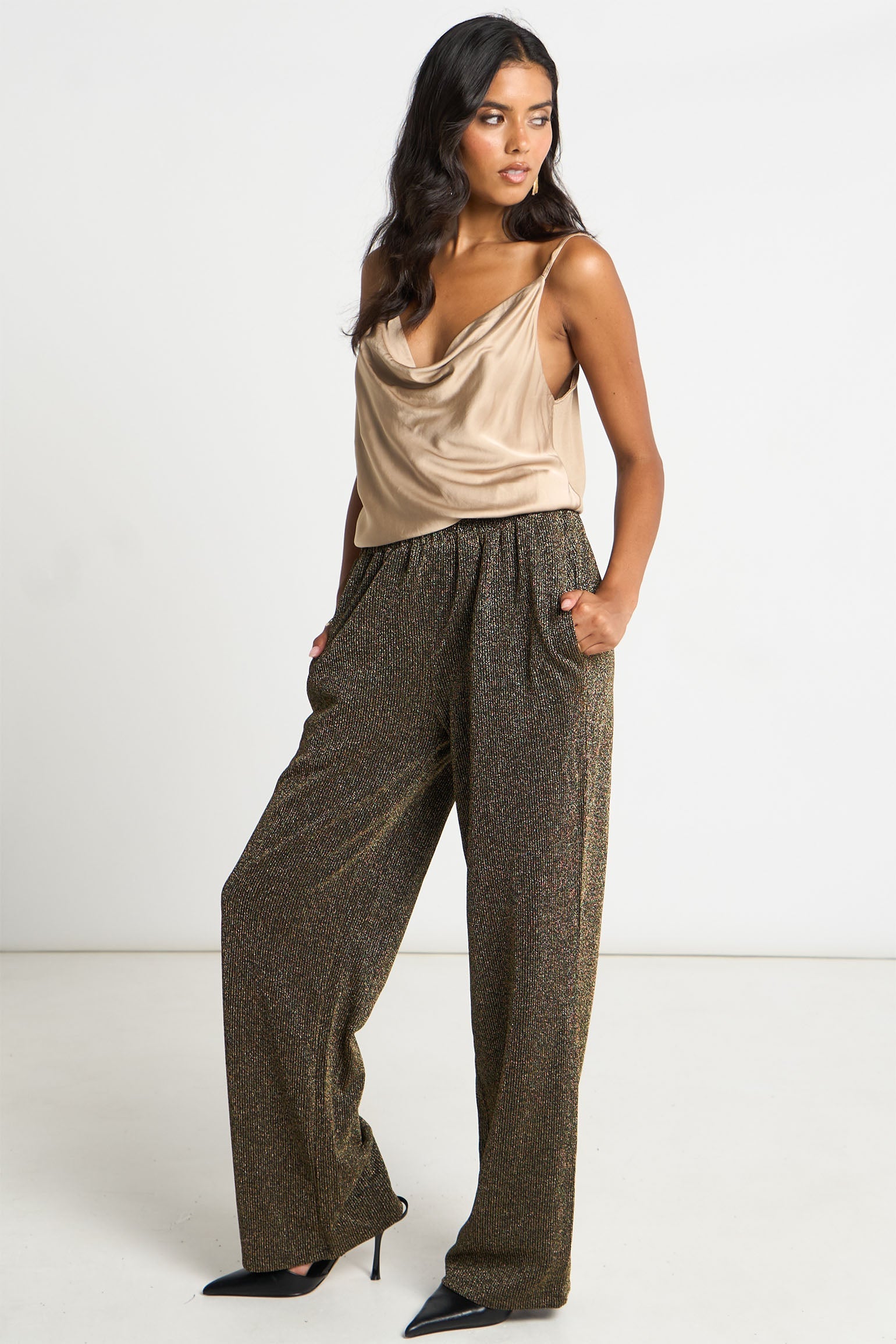 wide-leg-metallic-trousers-metallic-pleats