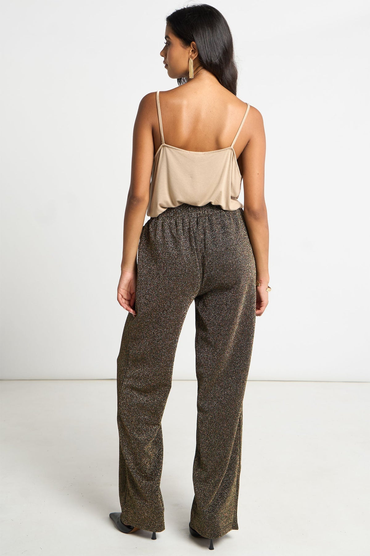 wide-leg-metallic-trousers-metallic-pleats