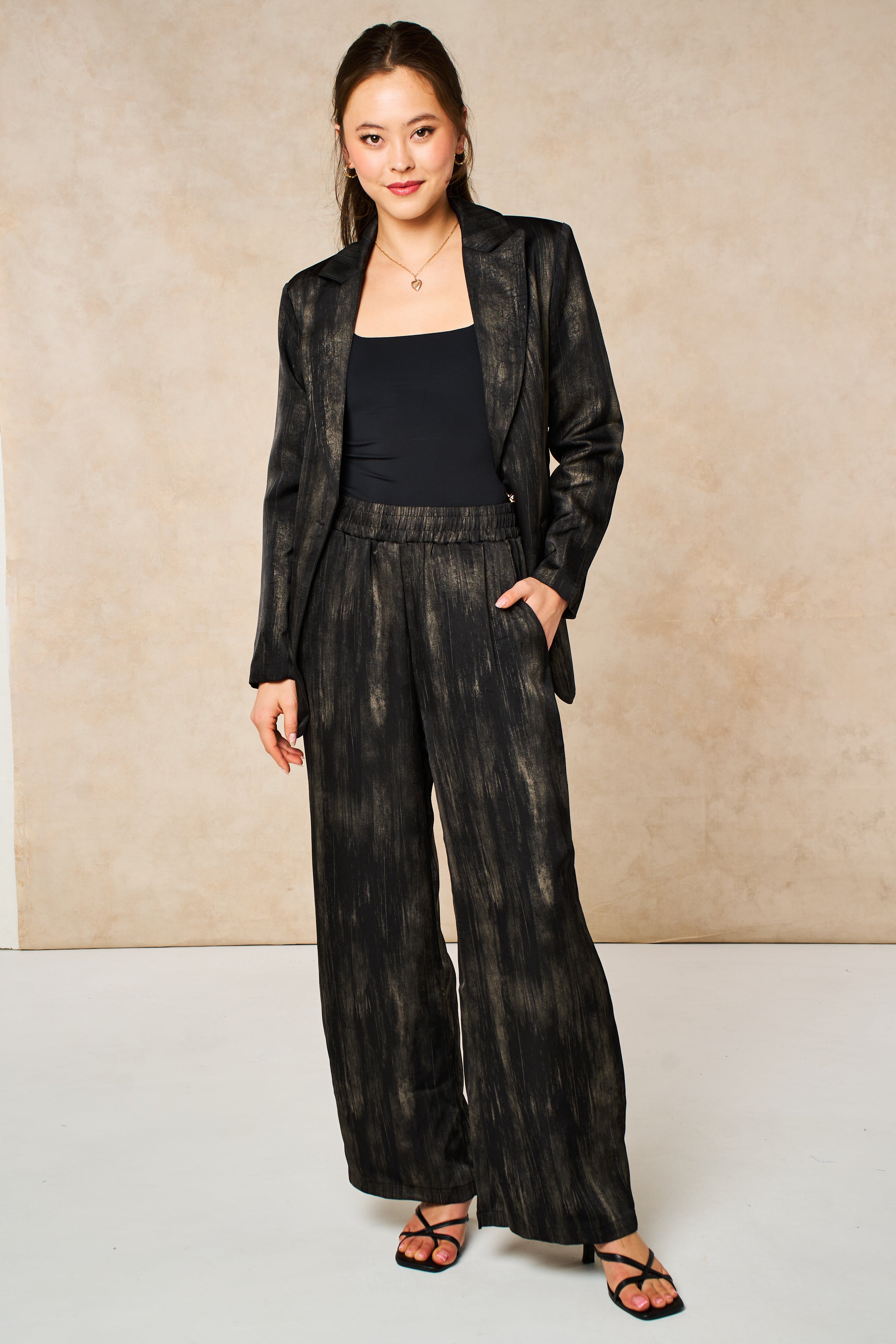 tatum-boyfriend-blazer-black-gold-metallic-brushstroke-carter-wide-leg-trousers-metallic-brushstroke-matching-set-suit