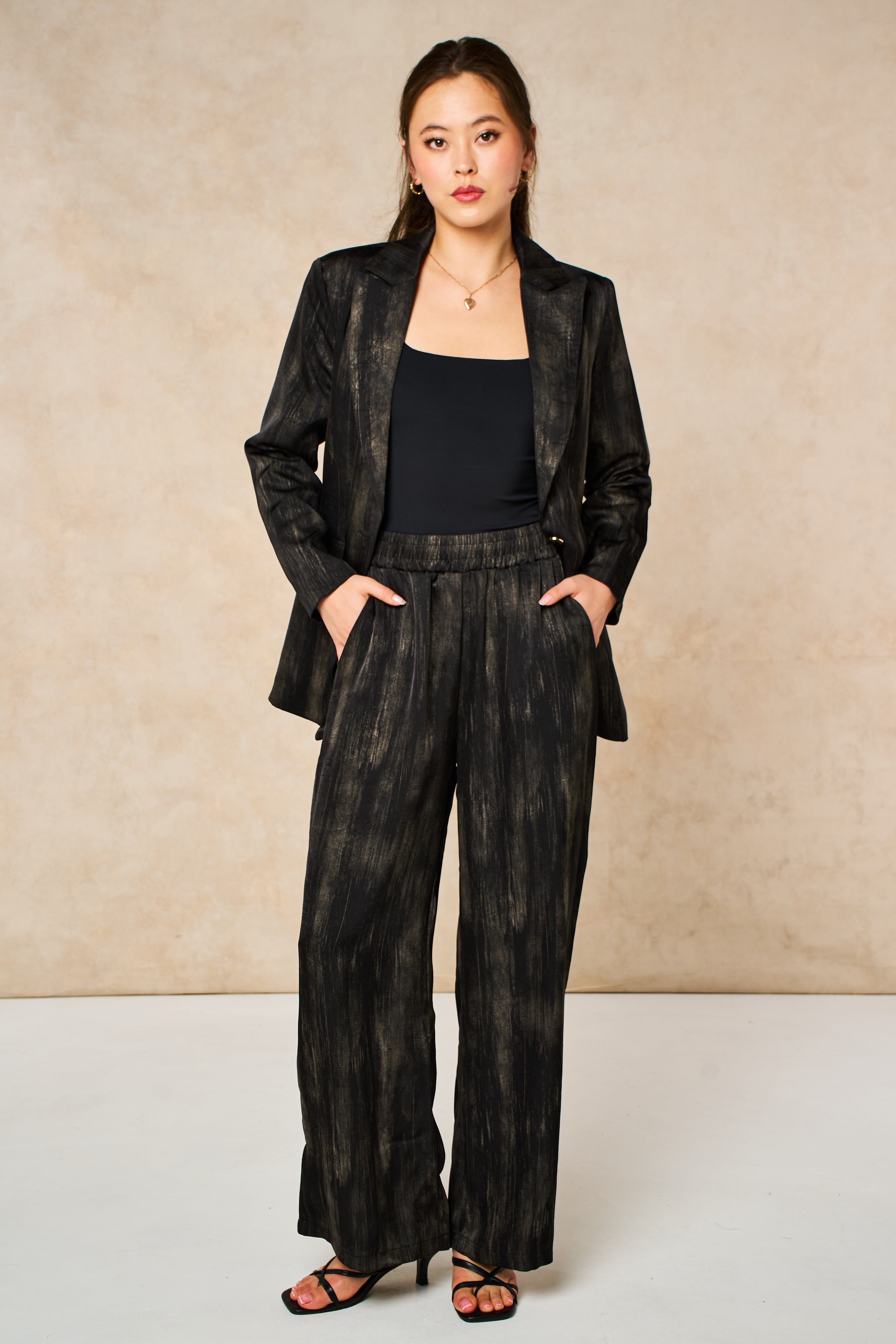 tatum-boyfriend-blazer-black-gold-metallic-brushstroke-carter-wide-leg-trousers-metallic-brushstroke-matching-set-suit