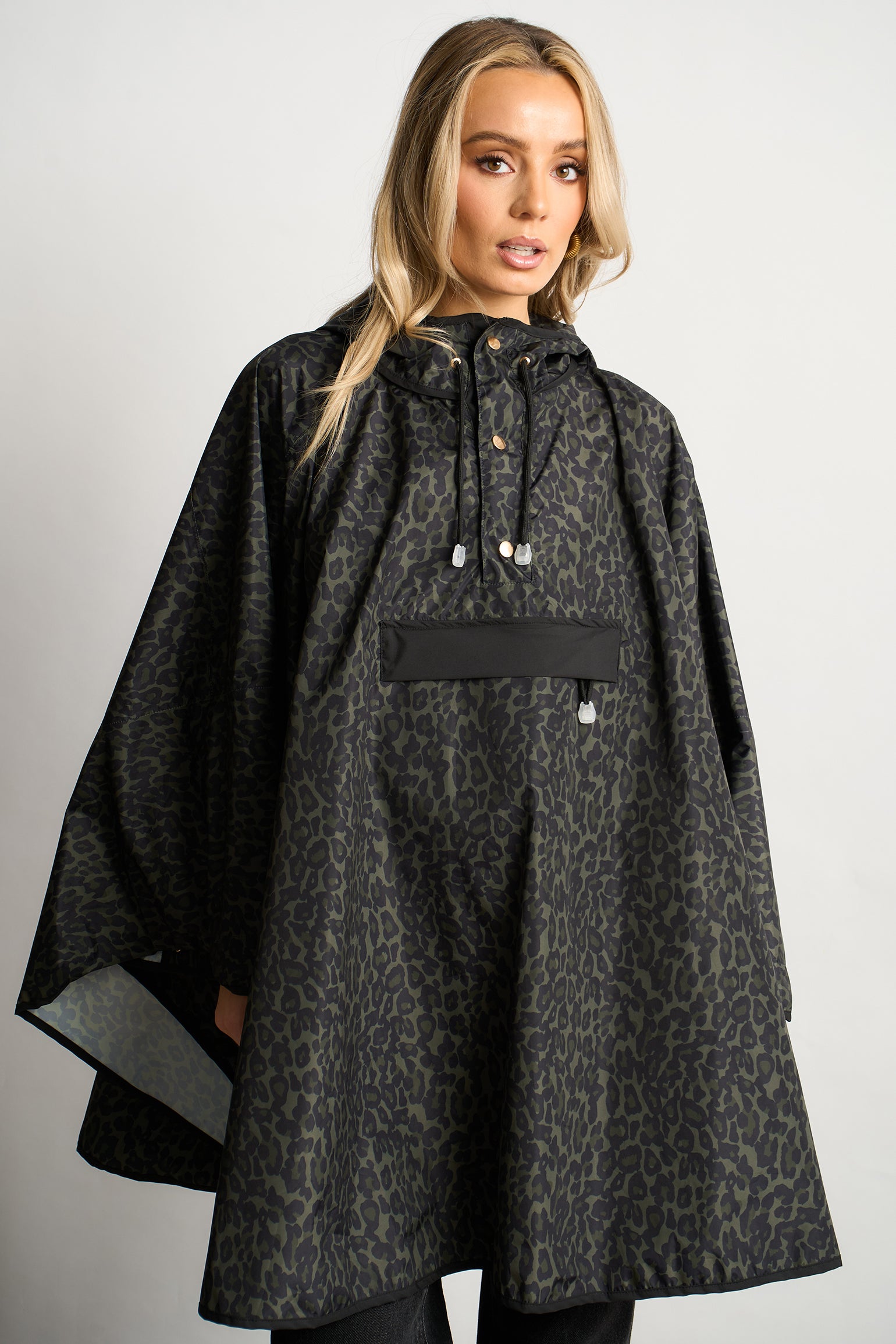 aspen-rain-poncho-khaki-black-leopard-print