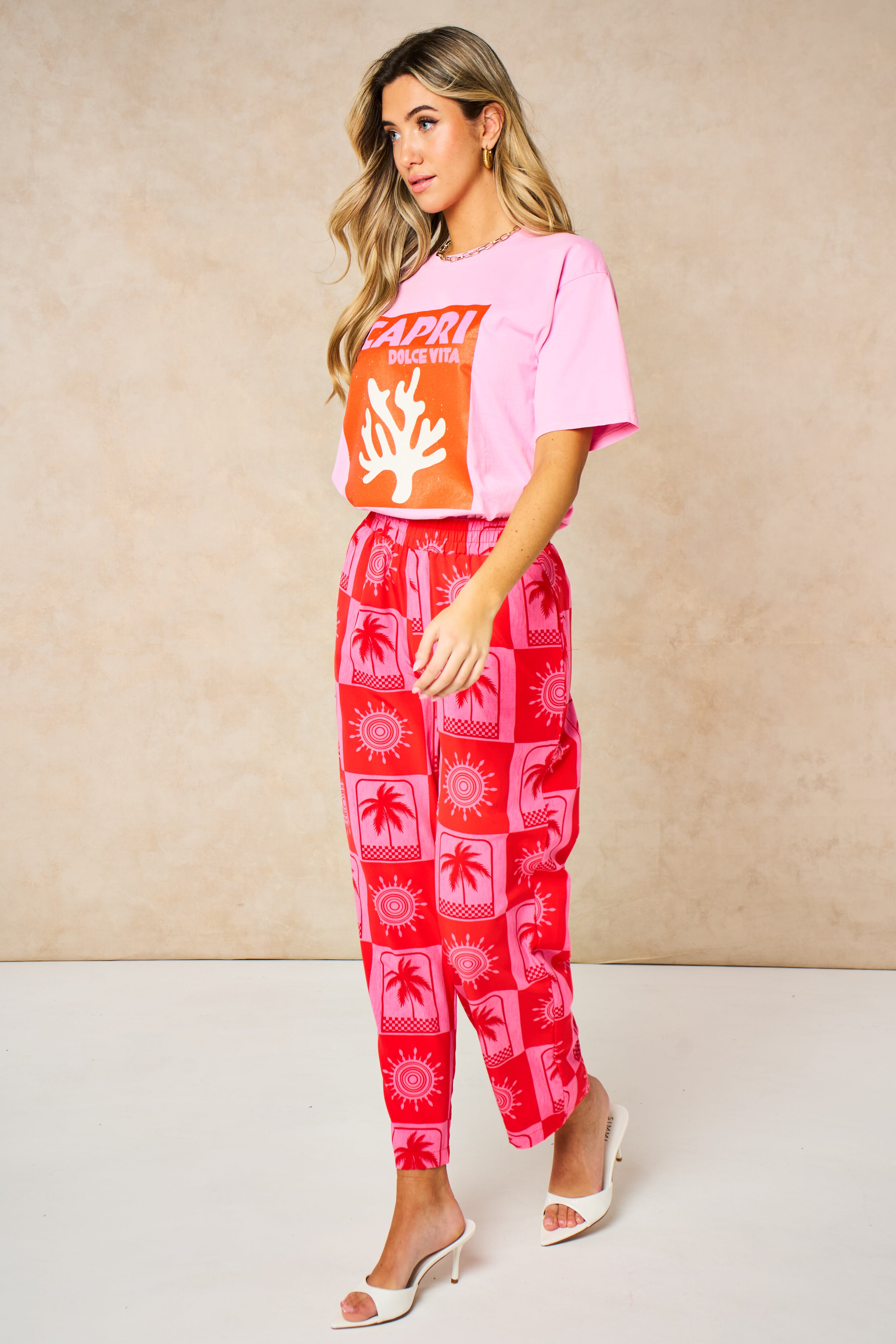 cotton-t-shirt-hot-pink-orange-capri-logo