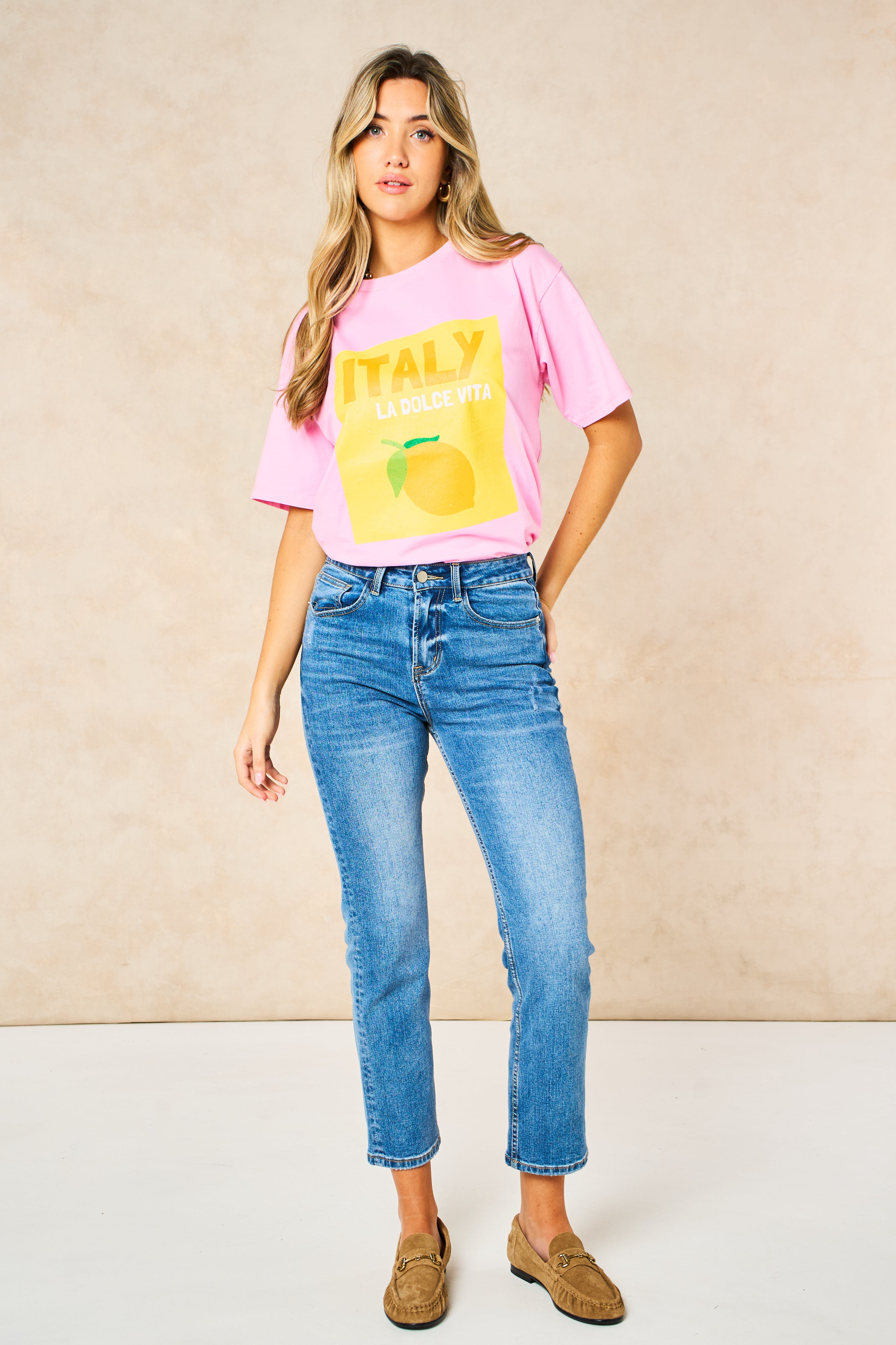 cotton-t-shirt-light-pink-yellow-italy-la-dolce-vita-logo