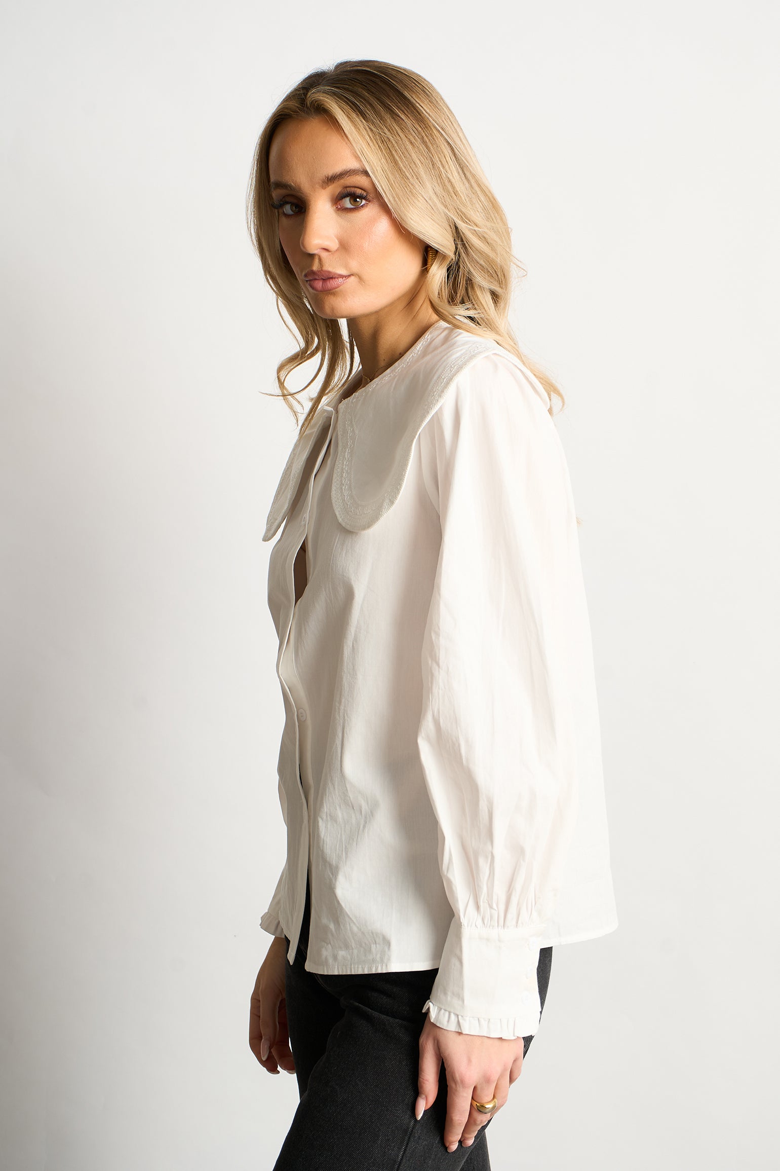 cammie-long-sleeve-cotton-shirt-white-pilgrim-collar-button-front