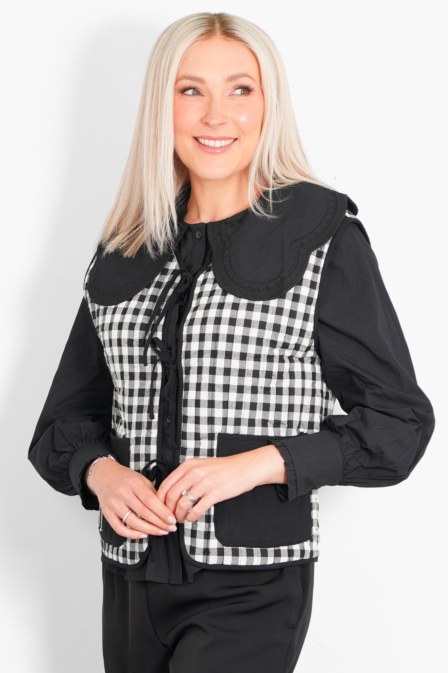 tabby-quilted-reversible-gilet-black-cream-gingham-sleeveless