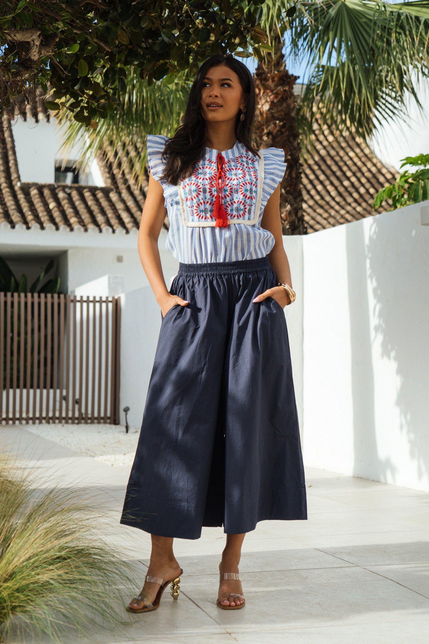 Cropped-Wide-Leg-Cotton-Trousers-in-Navy-Blue