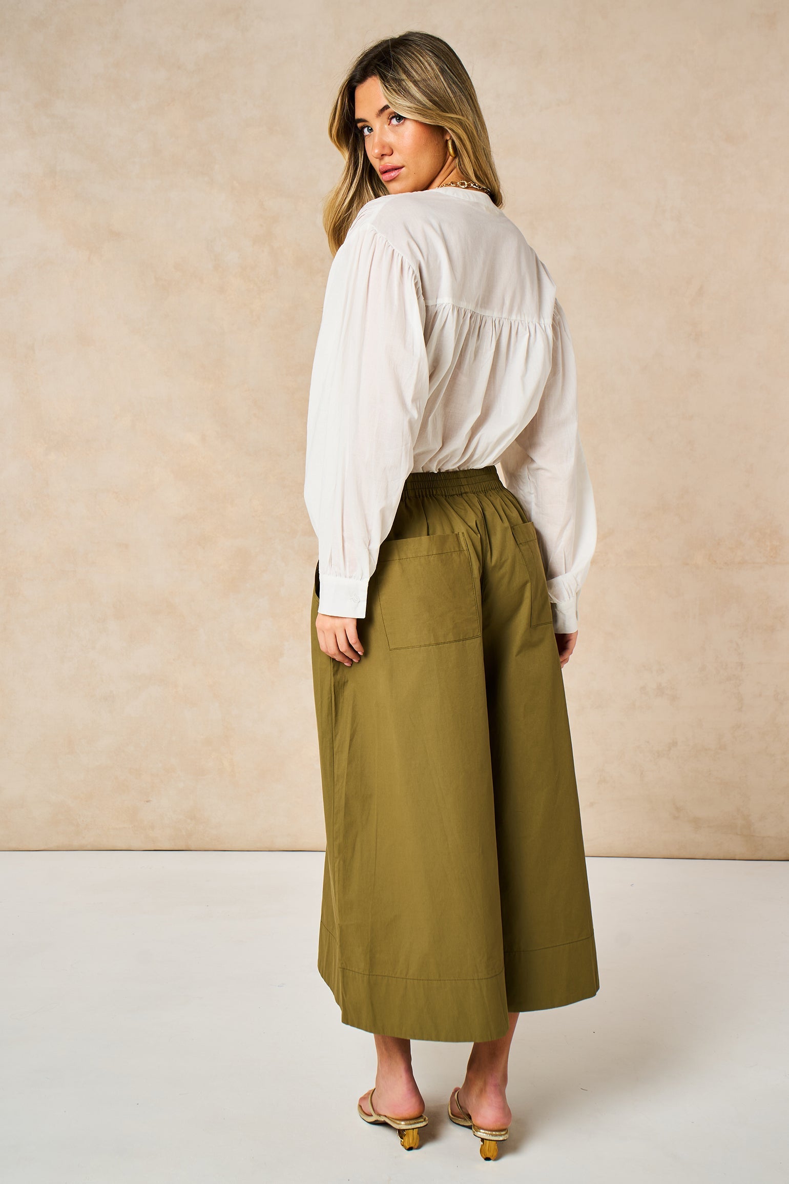 Cropped-Wide-Leg-Cotton-Trousers-in-Khaki-Back