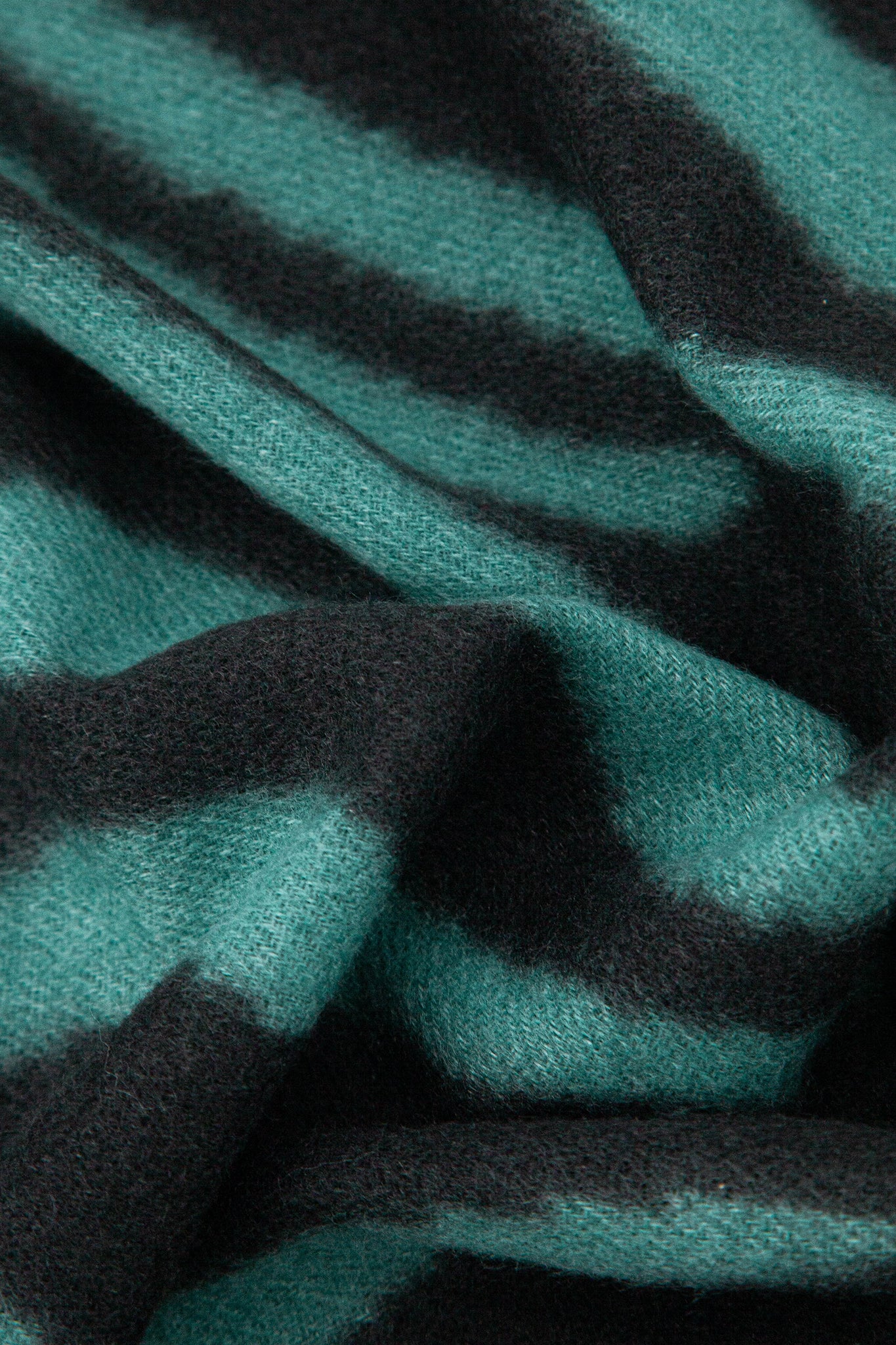 selene-blue-tiger-heavyweight-scarf-close-up