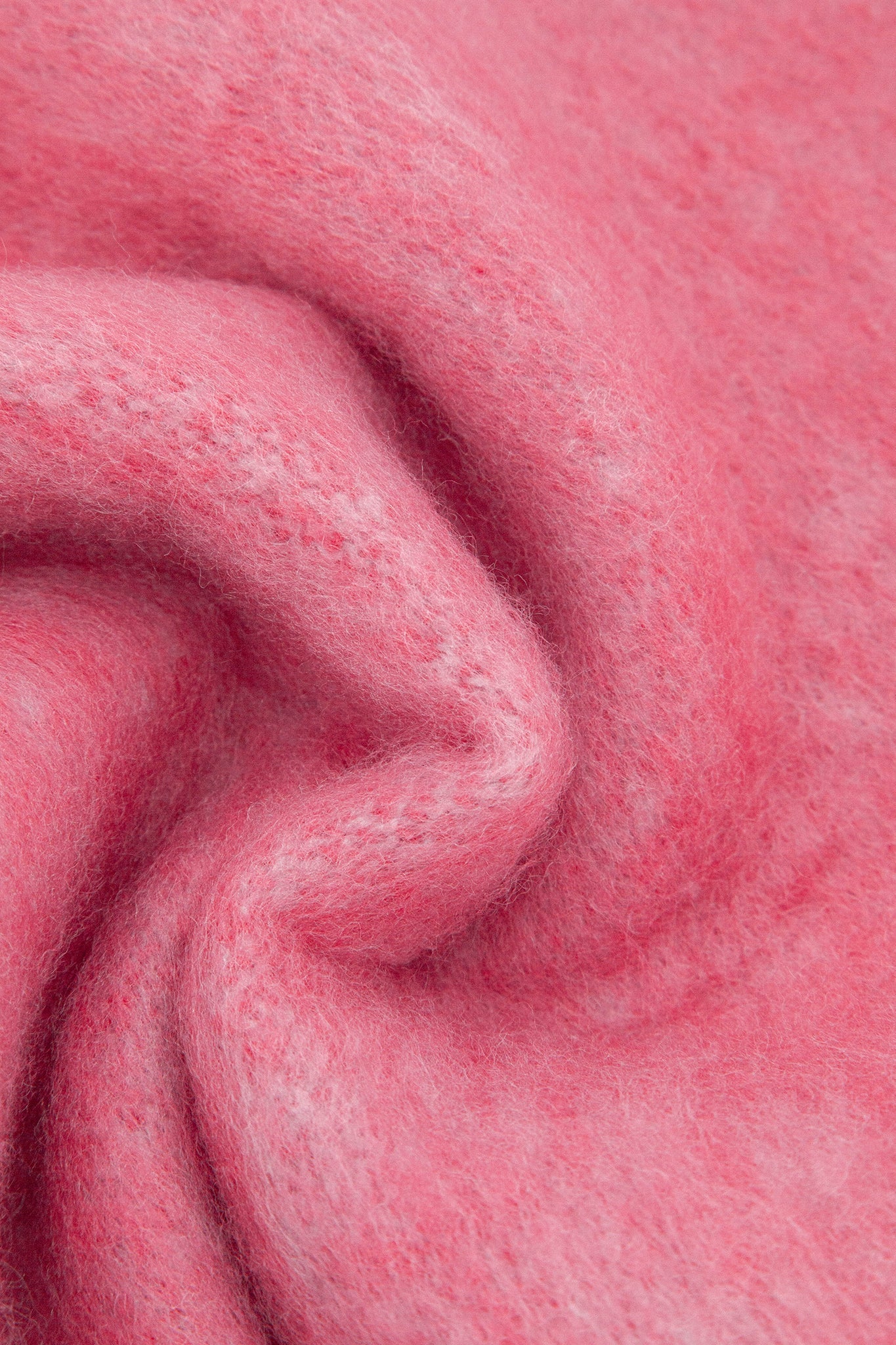 jules-red-colourblock-heavyweight-scarf-close-up-material