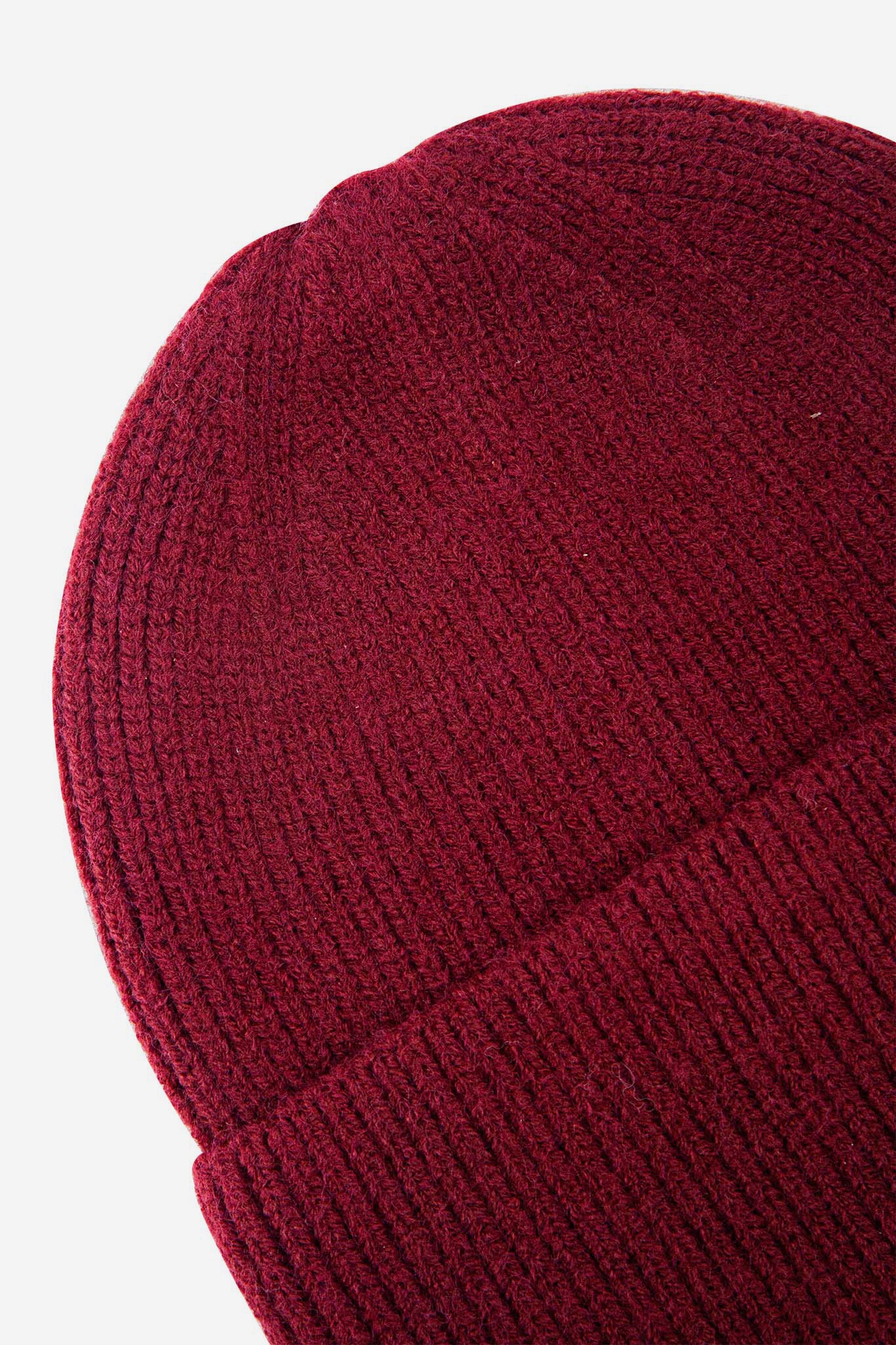 noelle-berry-ribbed-beanie-hat-close-up-fabric