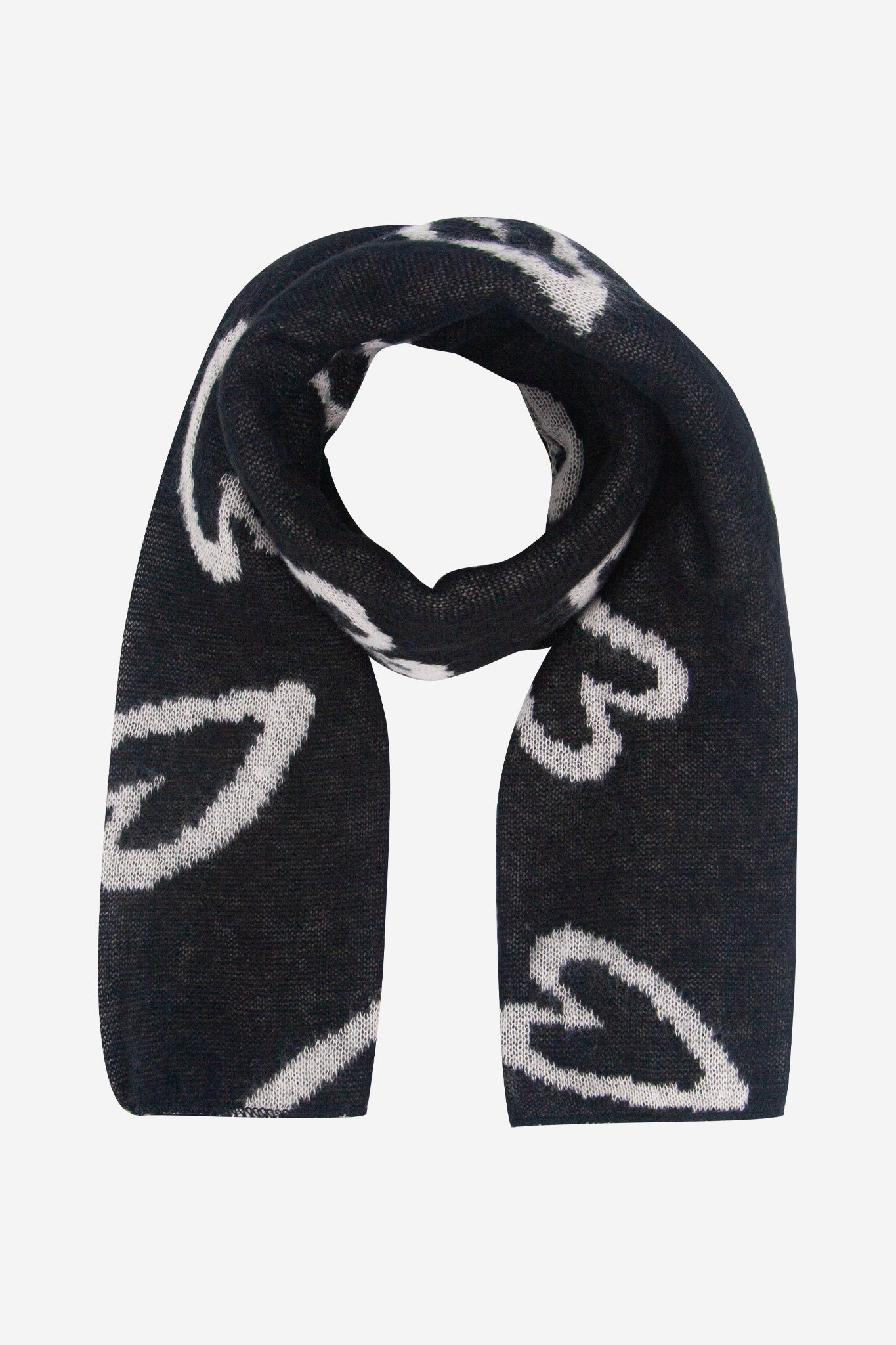 zuri-black-white-sketched-hearts-heavyweight-scarf-knitted