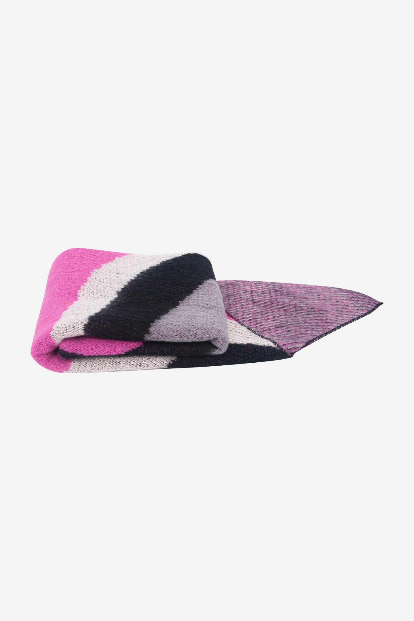 ramona-grey-pink-waves-heavyweight-scarf-folded-winter-weight