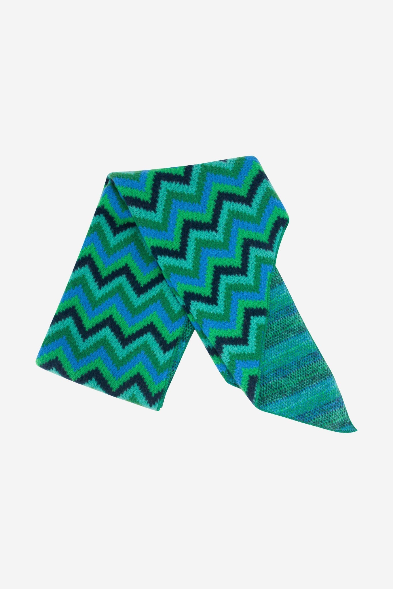bobbie-blue-green-zig-zag-heavyweight-scarf-diagonal-edge