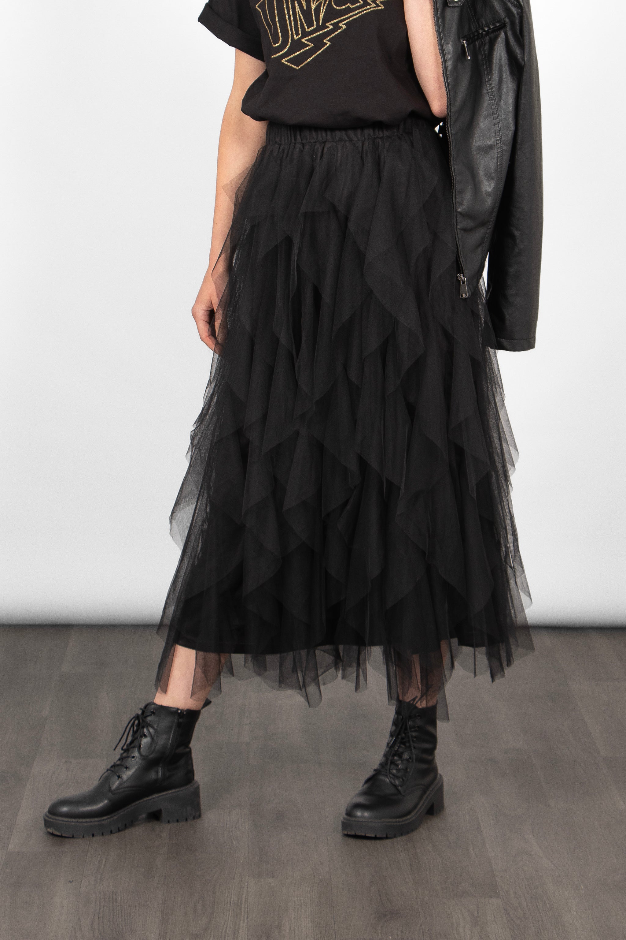 Layla-Black-Layered-Tulle-Maxi-Skirt-closeup