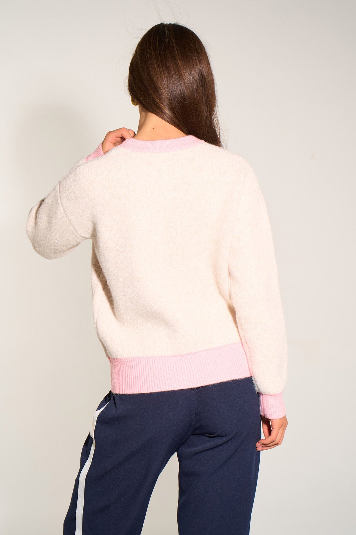 apres-ski-jumper-in-cream-pink-back-plain